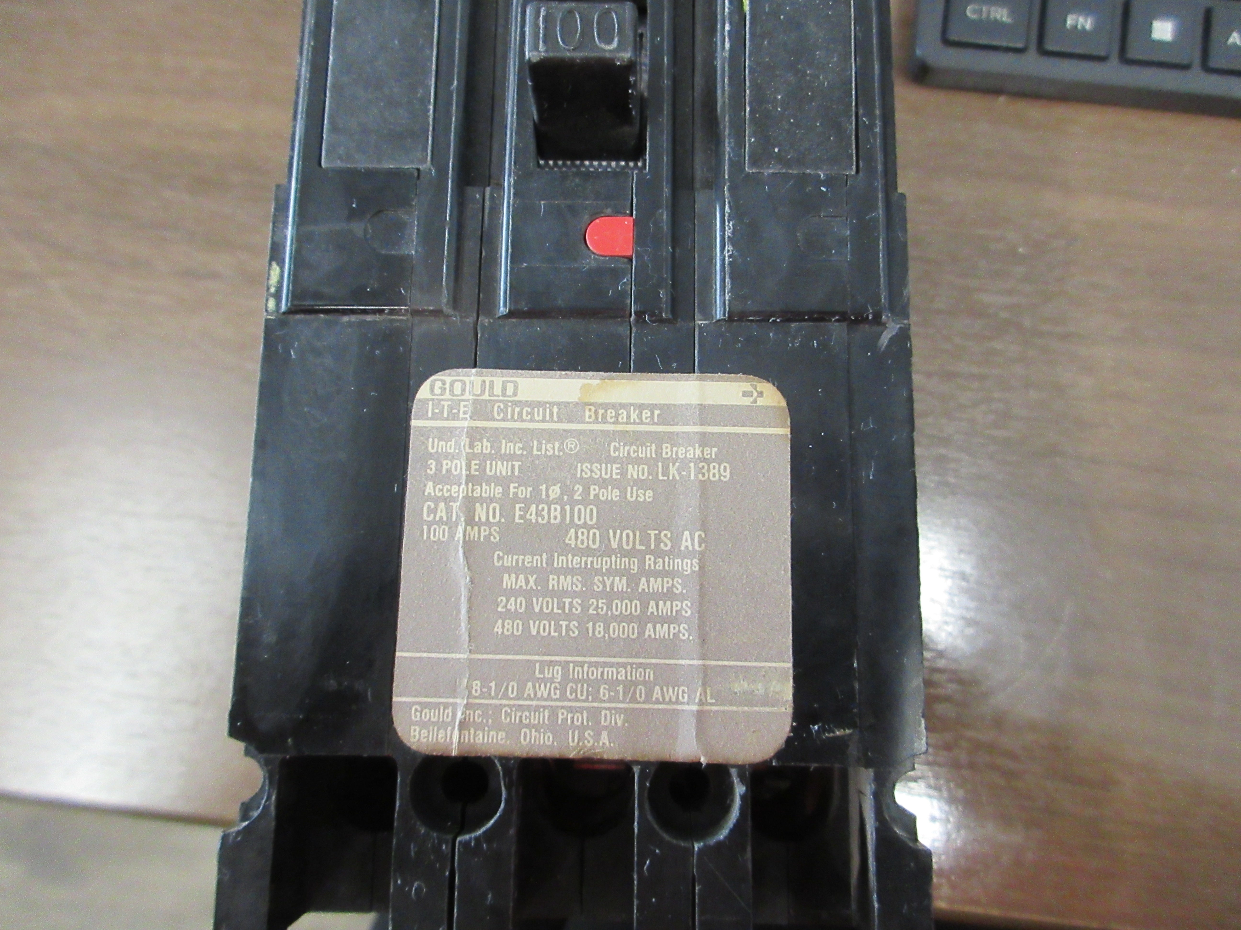 Gould ITE Circuit Breaker E43B100 100A 480V 3P * (1) Lug * Used