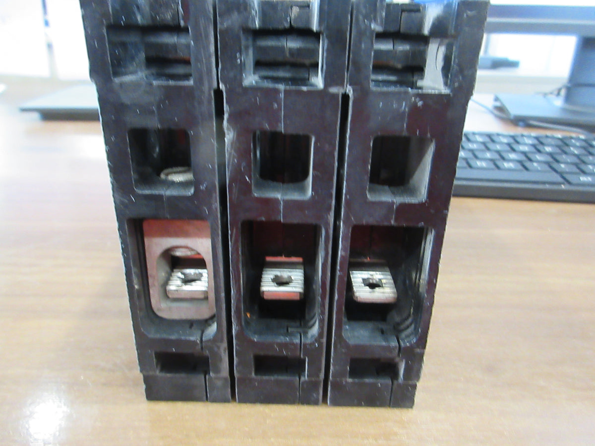Gould ITE Circuit Breaker E43B100 100A 480V 3P * (1) Lug * Used