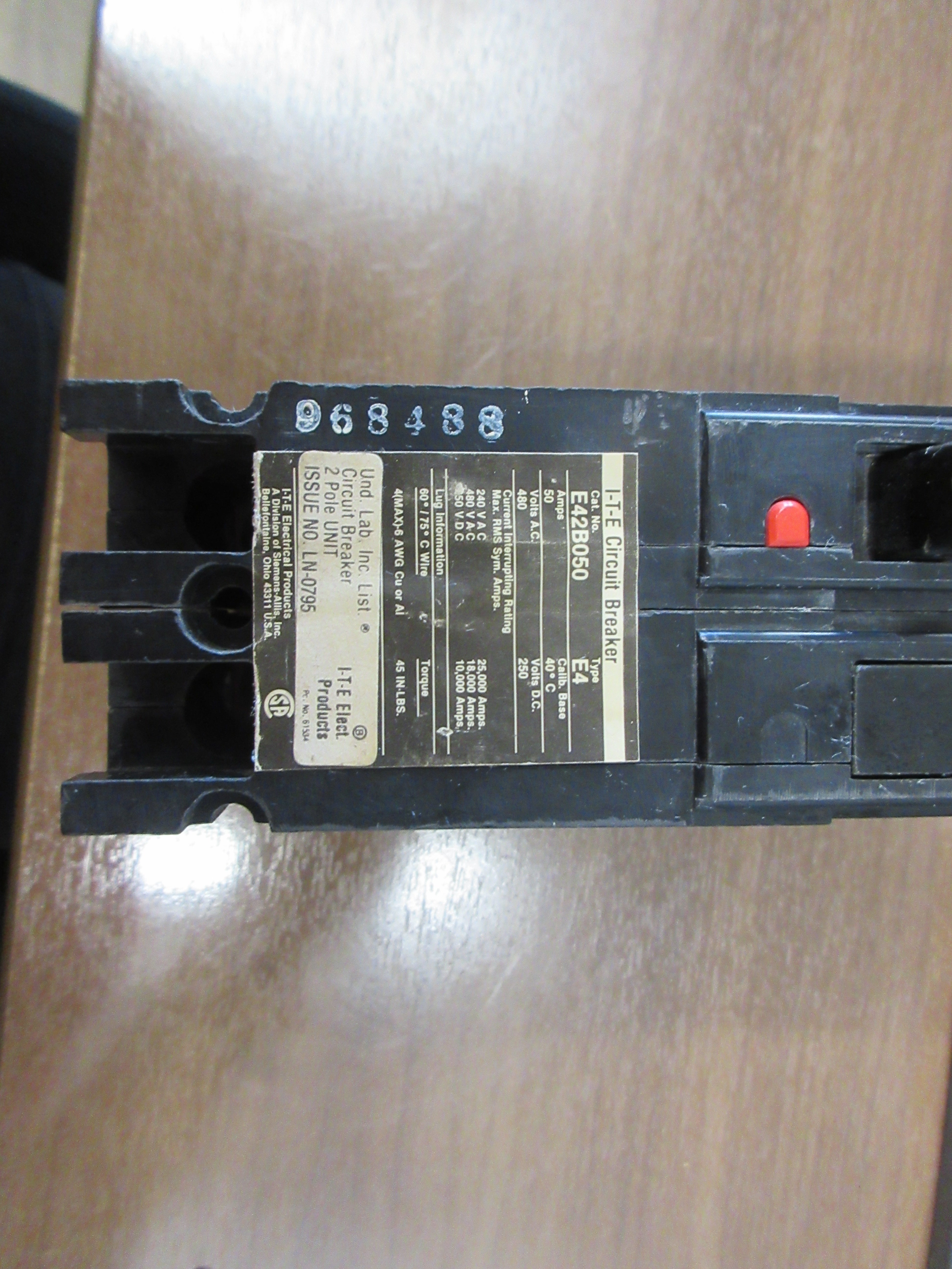 ITE Circuit Breaker E42B050 50A 480V 2 P (2) Lugs Used