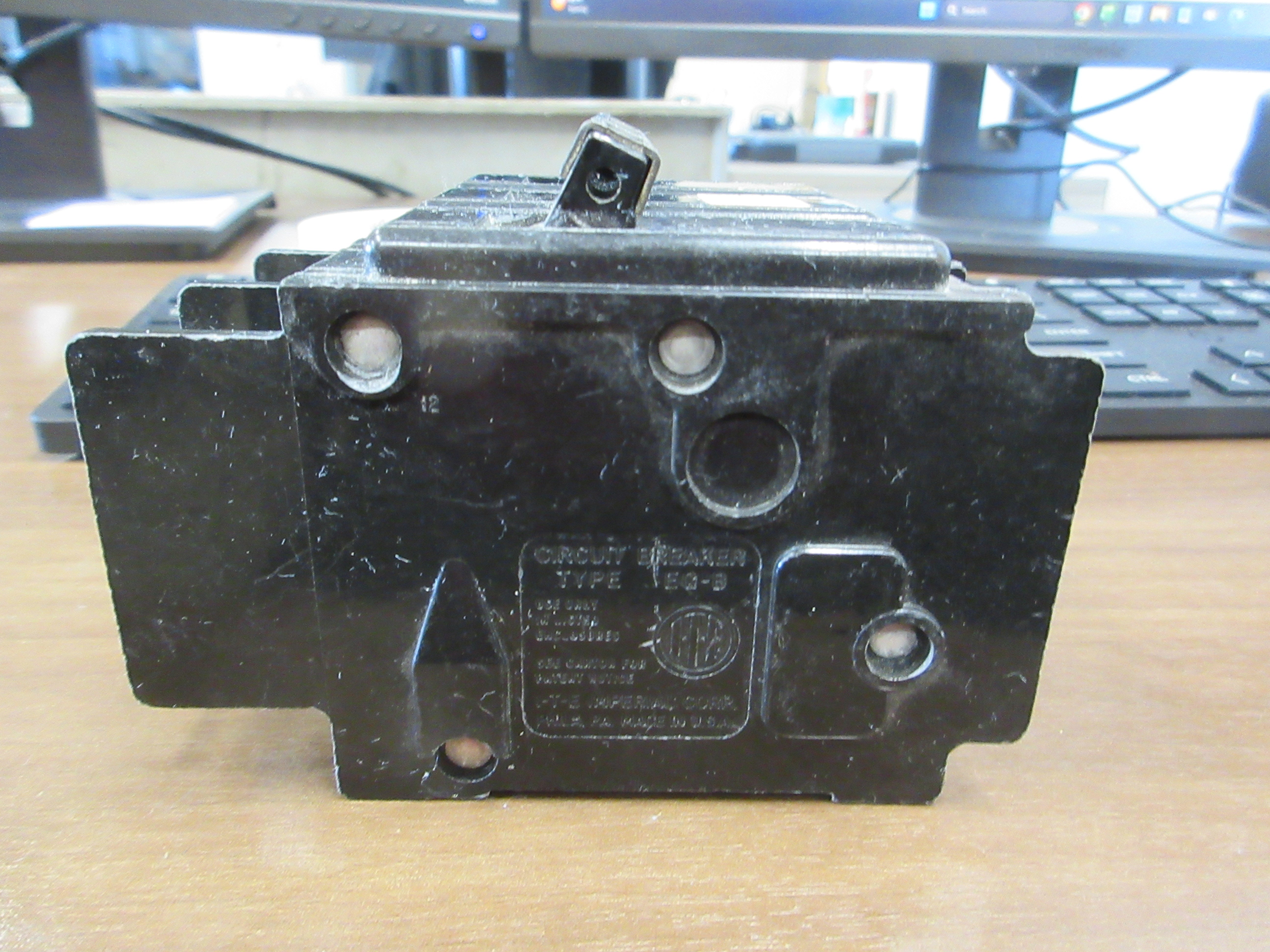 Gould ITE Bolt- On Circuit Breaker BQ3-B020 20A 240V 3 P Used