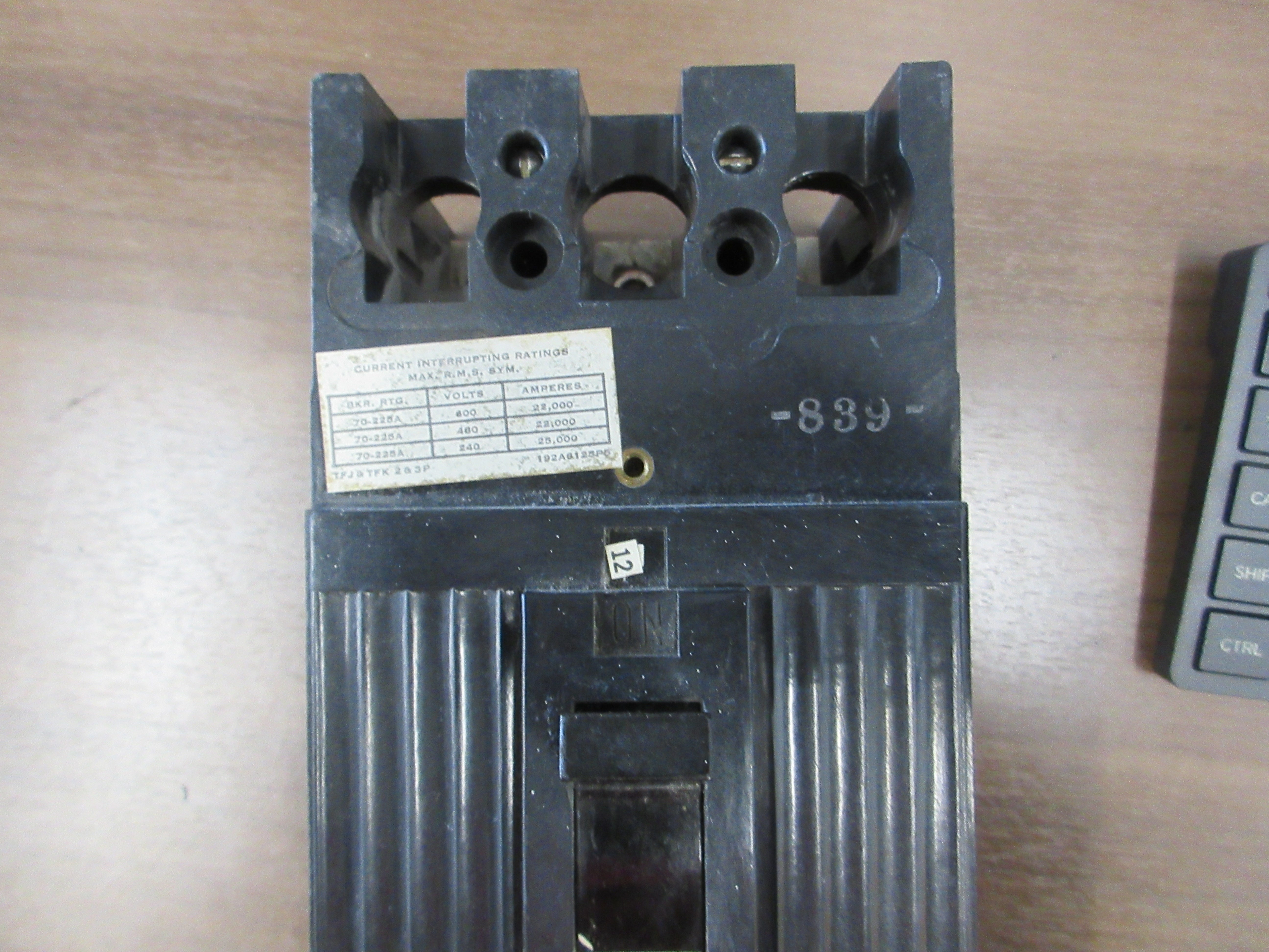 GE Circuit Breaker TFJ236225 225 A 600 V 3 P (2 Mounting Screws Used