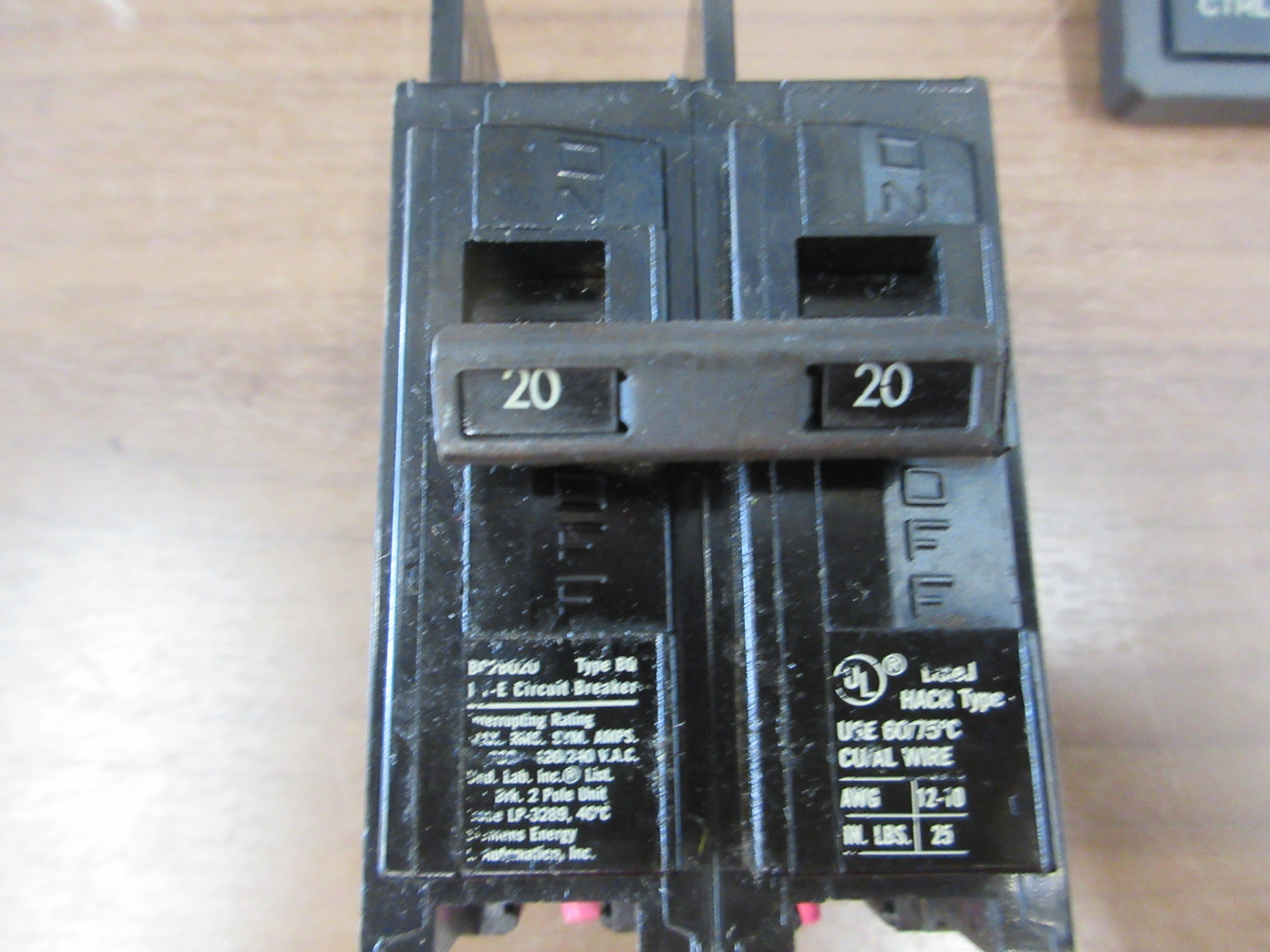 Siemens ITE Bolt-On Circuit Breaker BQ2B020 20A 120/240V 2P *Lot of 2* Used