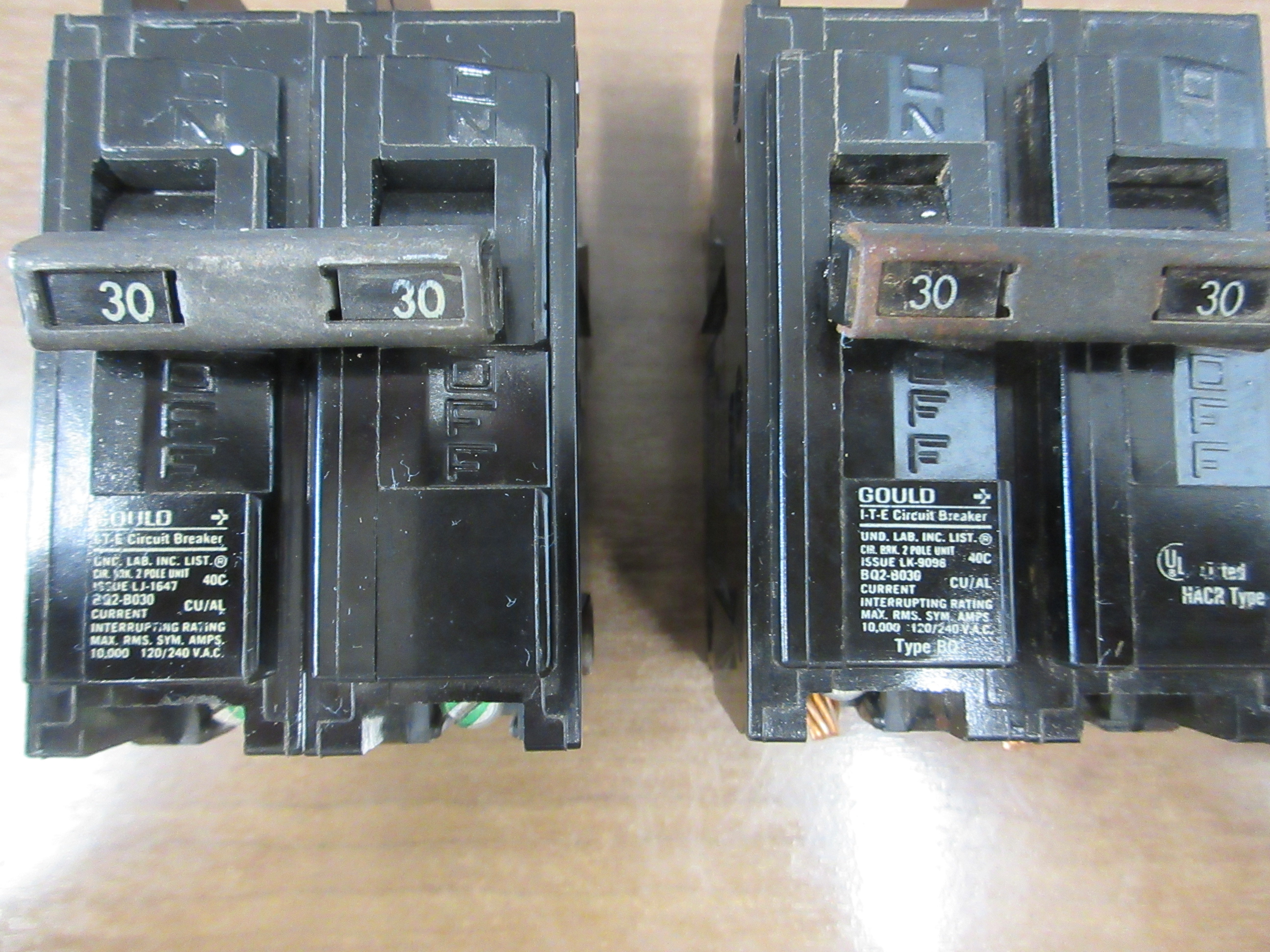 Gould ITE Bolton Circuit Breaker BQ2-B030 30A 120/240V 2 P * Lot of 2 * Used