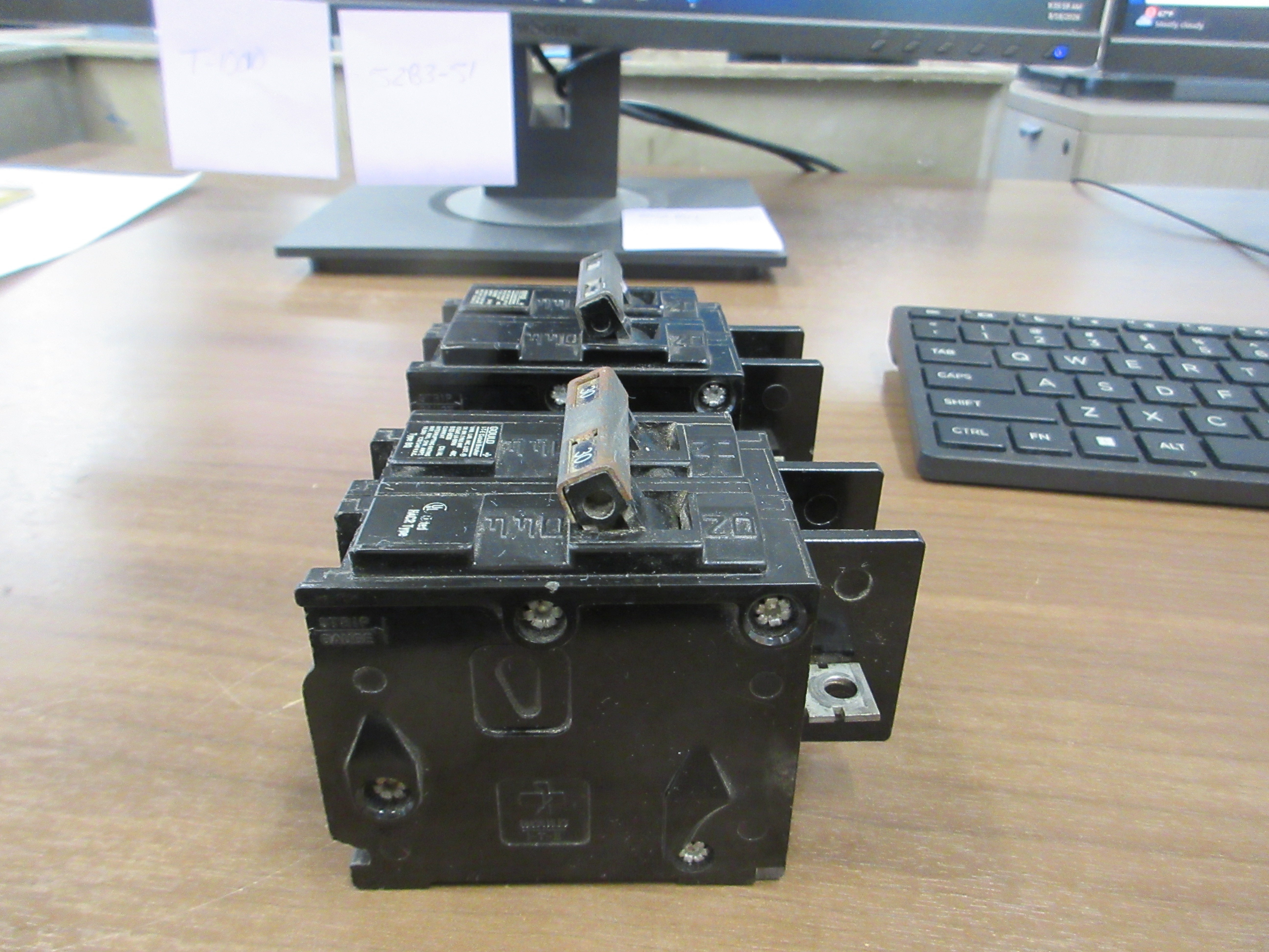 Gould ITE Bolton Circuit Breaker BQ2-B030 30A 120/240V 2 P * Lot of 2 * Used