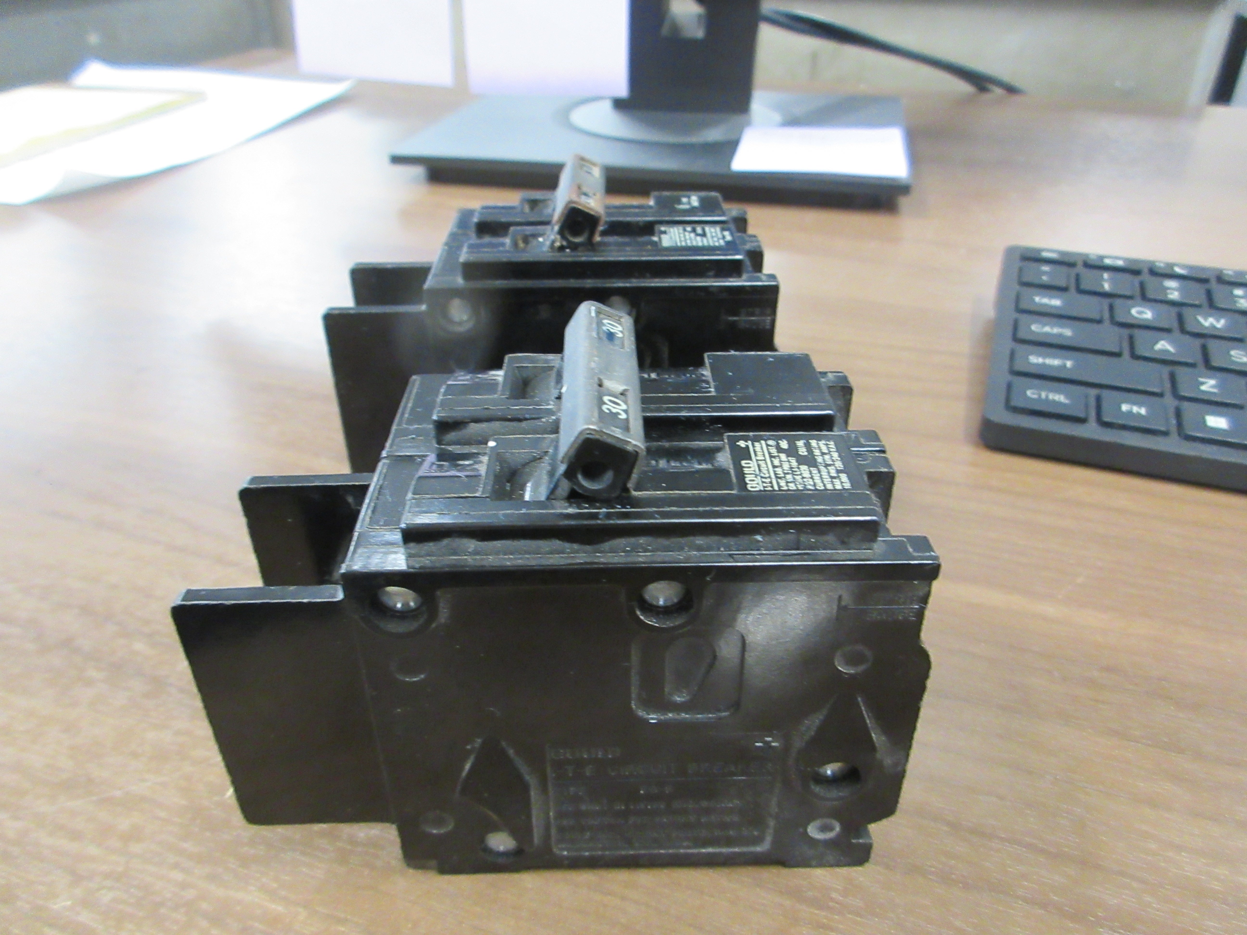 Gould ITE Bolton Circuit Breaker BQ2-B030 30A 120/240V 2 P * Lot of 2 * Used
