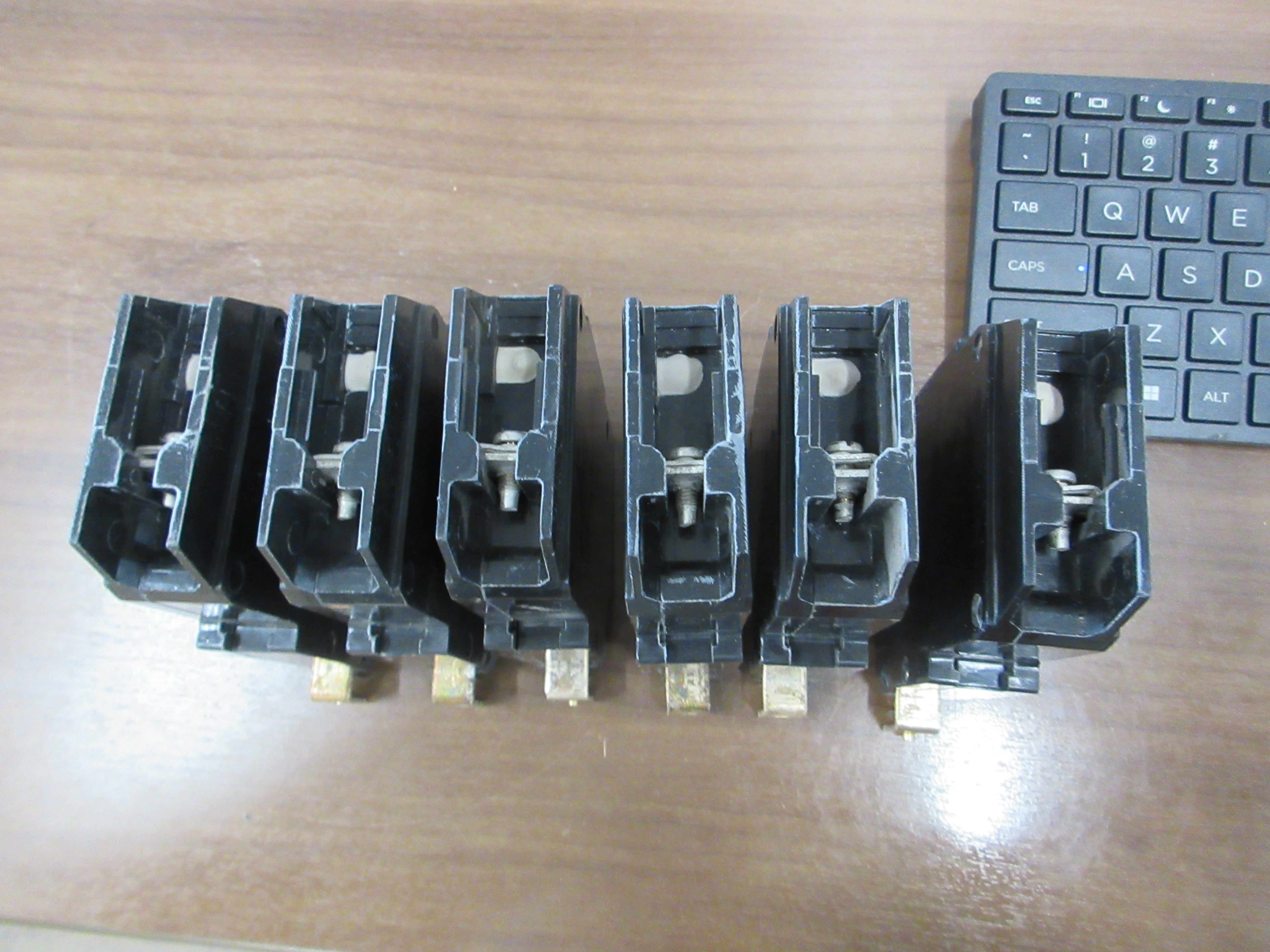GE Circuit Breaker TEY120 20A 277V 1P *Lot of 6* Used