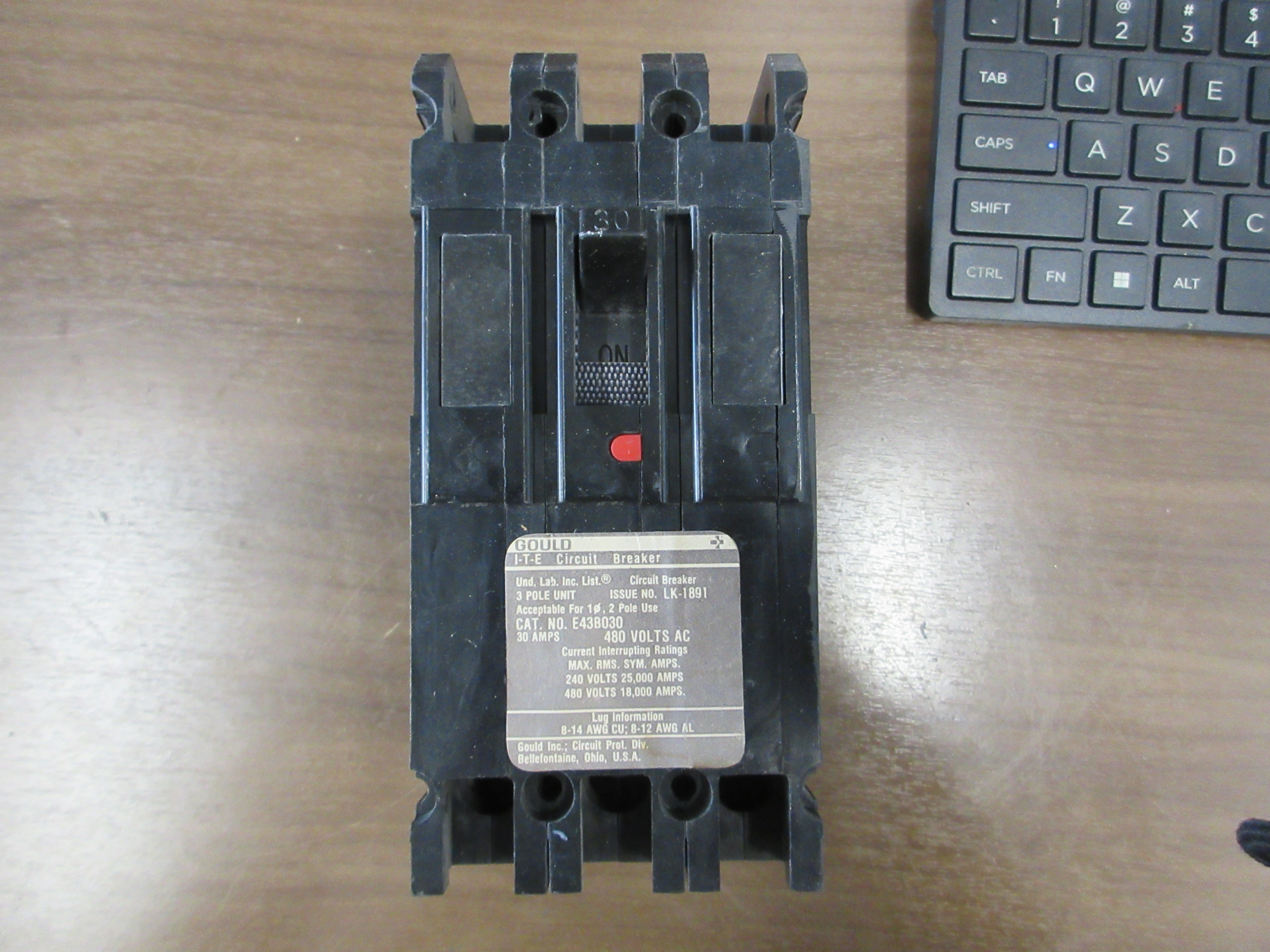 Gould ITE Circuit Breaker E43B030 30A 480V 3P Used