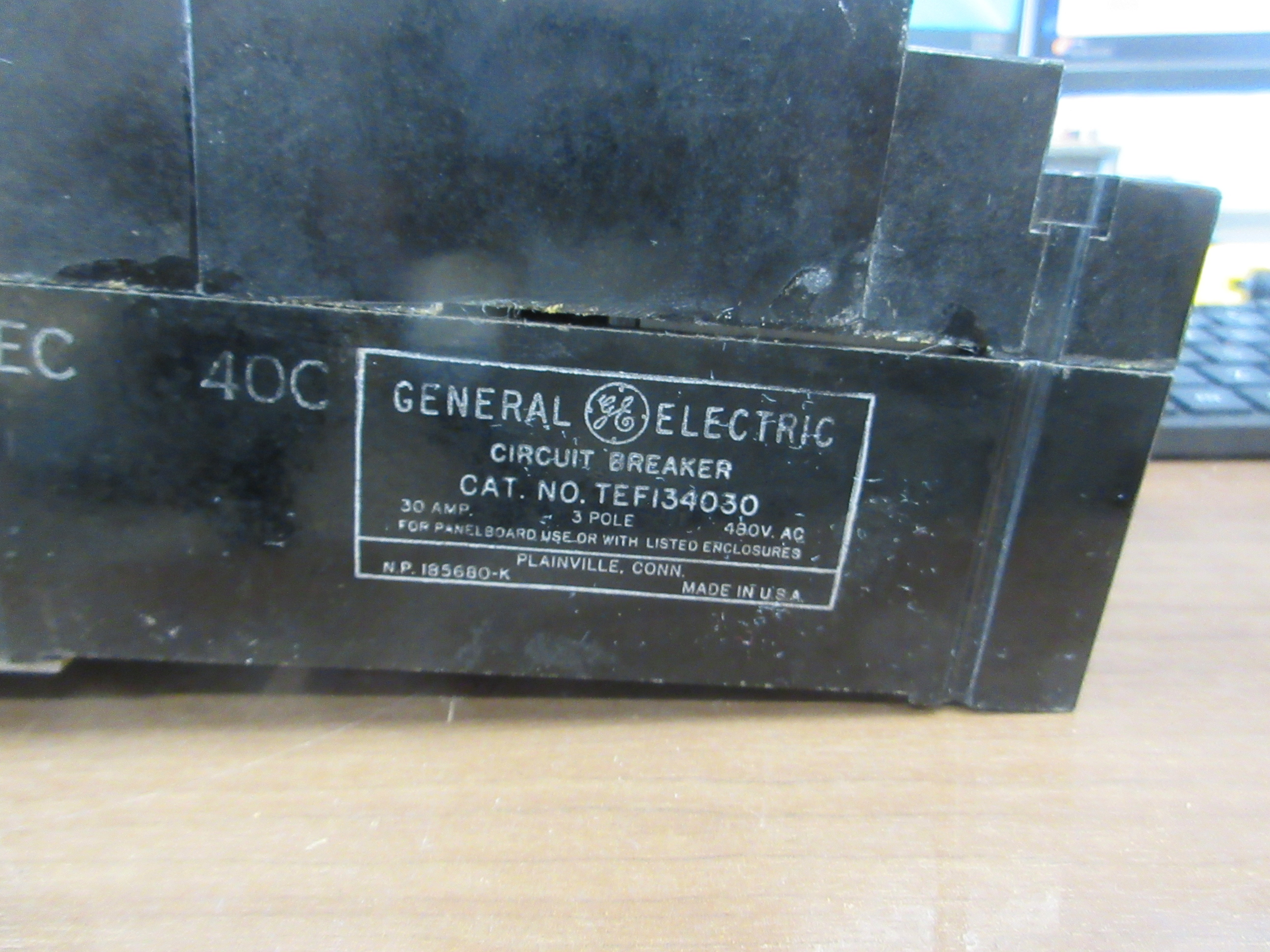 GE Circuit Breaker TEF134030 30A 480V 3P W/Mount Used