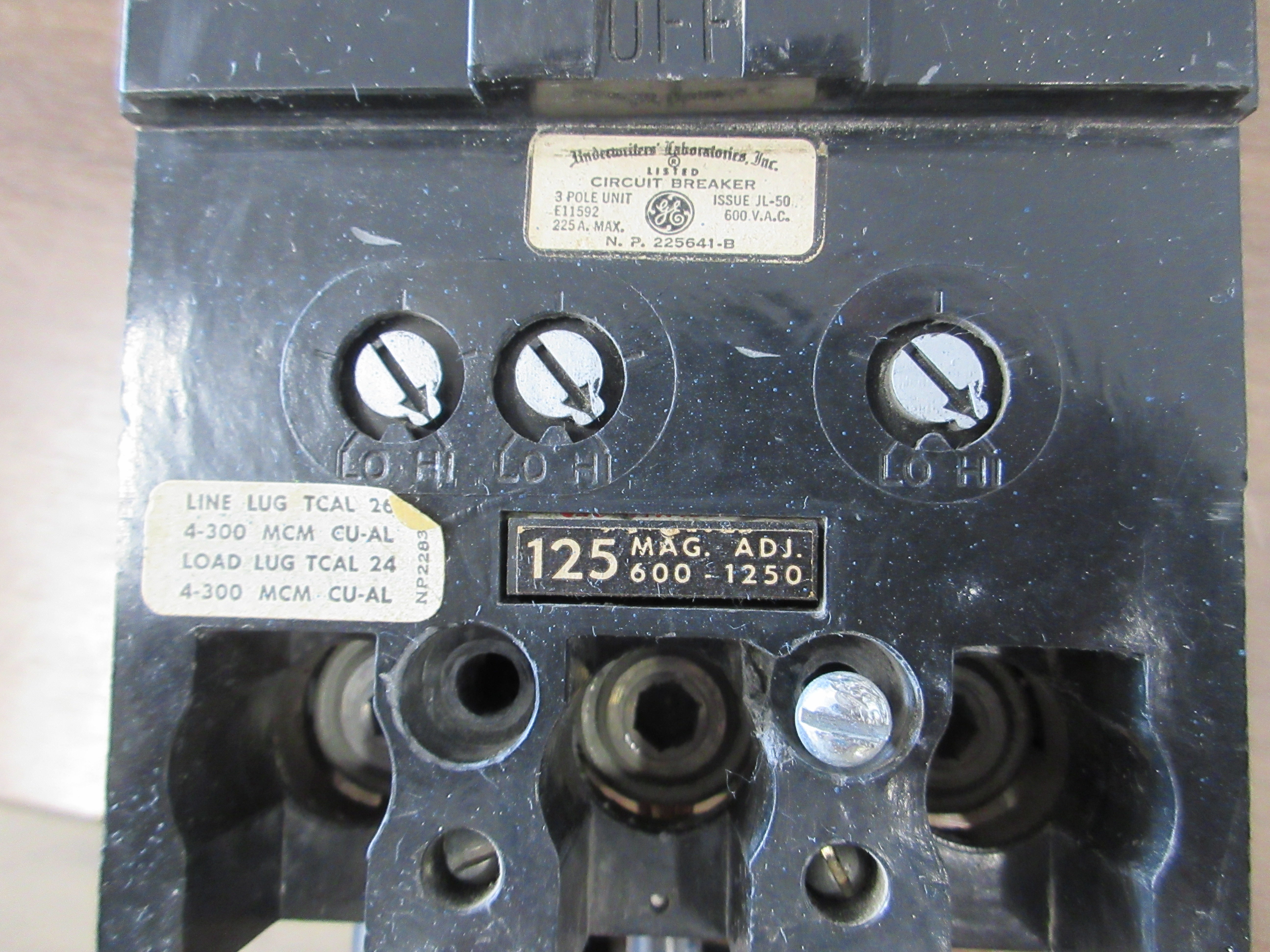 GE Circuit Breaker TFJ236125 125A 600V 3P (1) Mounting Screw Used