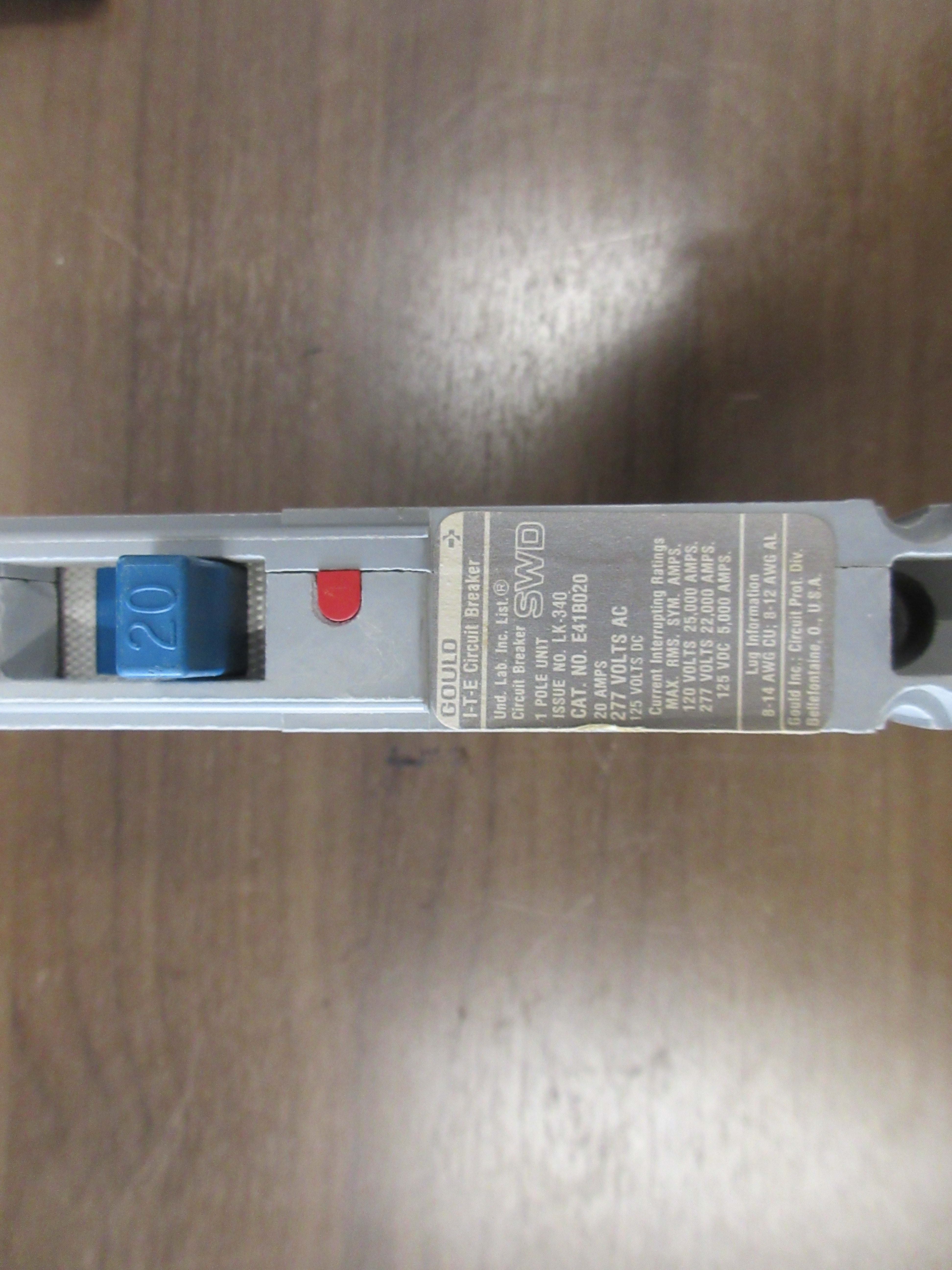 Gould ITE Circuit Breaker E41B020 20A 277V 1P Used
