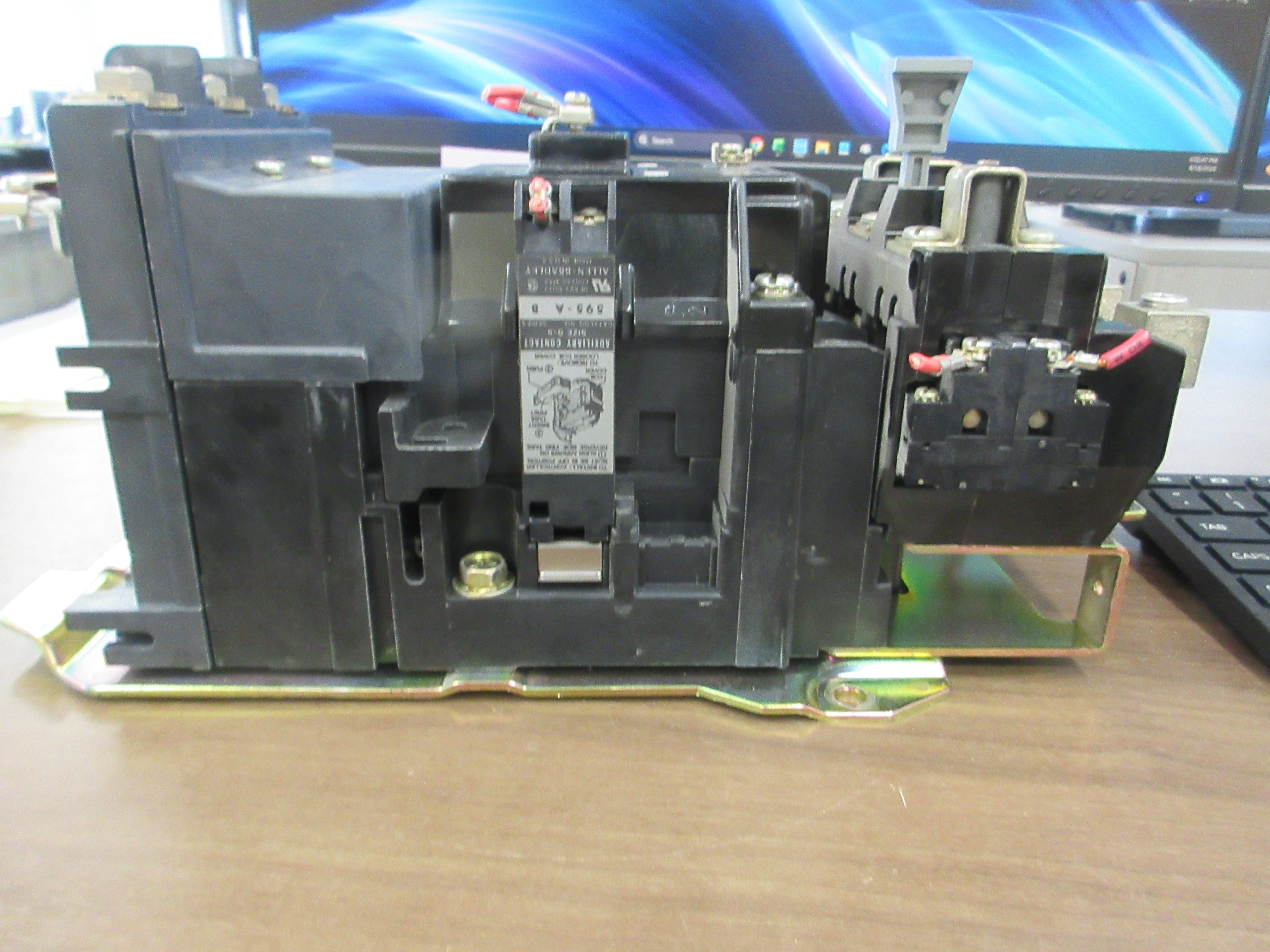 Allen-Bradley Size 3 Starter 509-DOD 115-120V Coil 90A 600V (1) Aux Contact Used