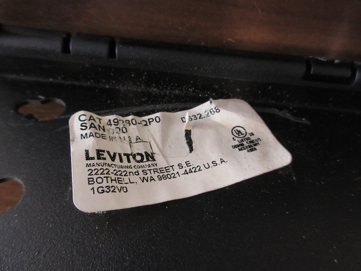 Leviton Quickport Vertigo Zero-U Patch panel 49280-QP0 12- Space Used