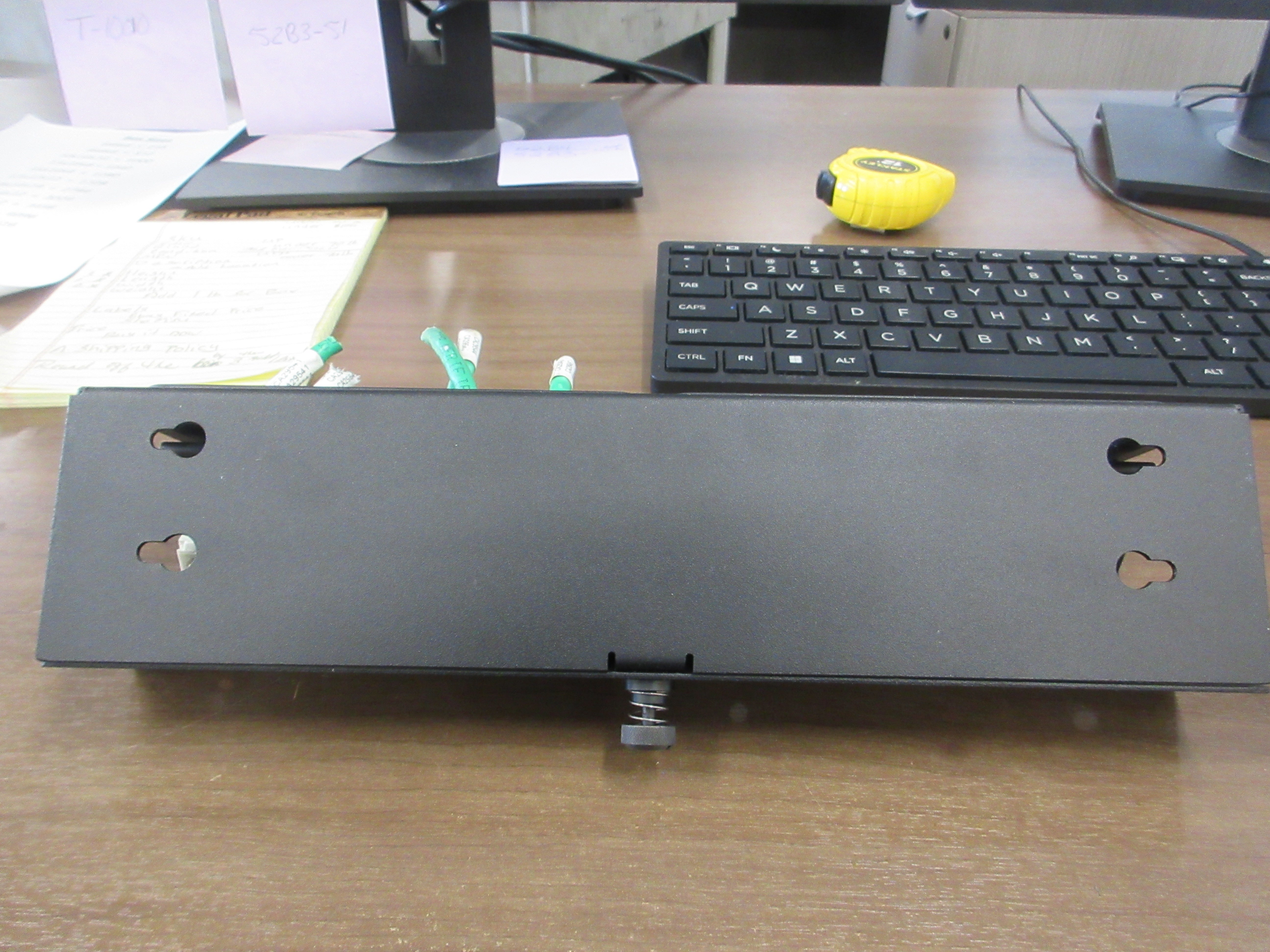 Leviton Quickport Vertigo Zero-U Patch Panel 49280-QP0 12-Space Used