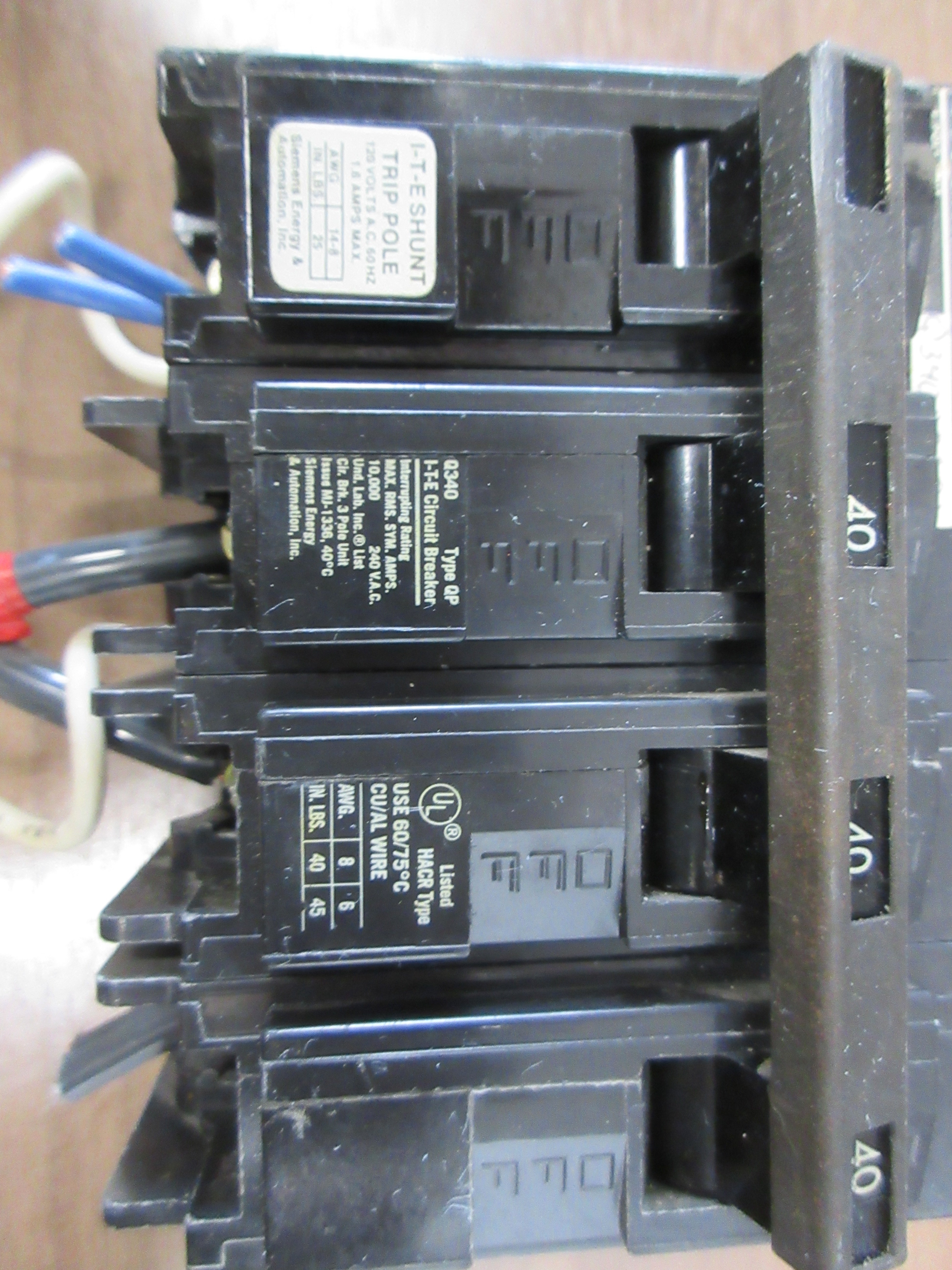ITE Type QP Clip-On Shunt Trip Circuit Breaker Q344000S01 40A 240V Used