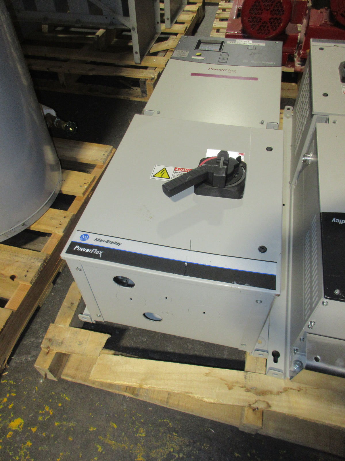 Allen-Bradley PowerFlex 400 AC Drive w/Disconnect 22C-D088A103 Ser.A 60HP Used