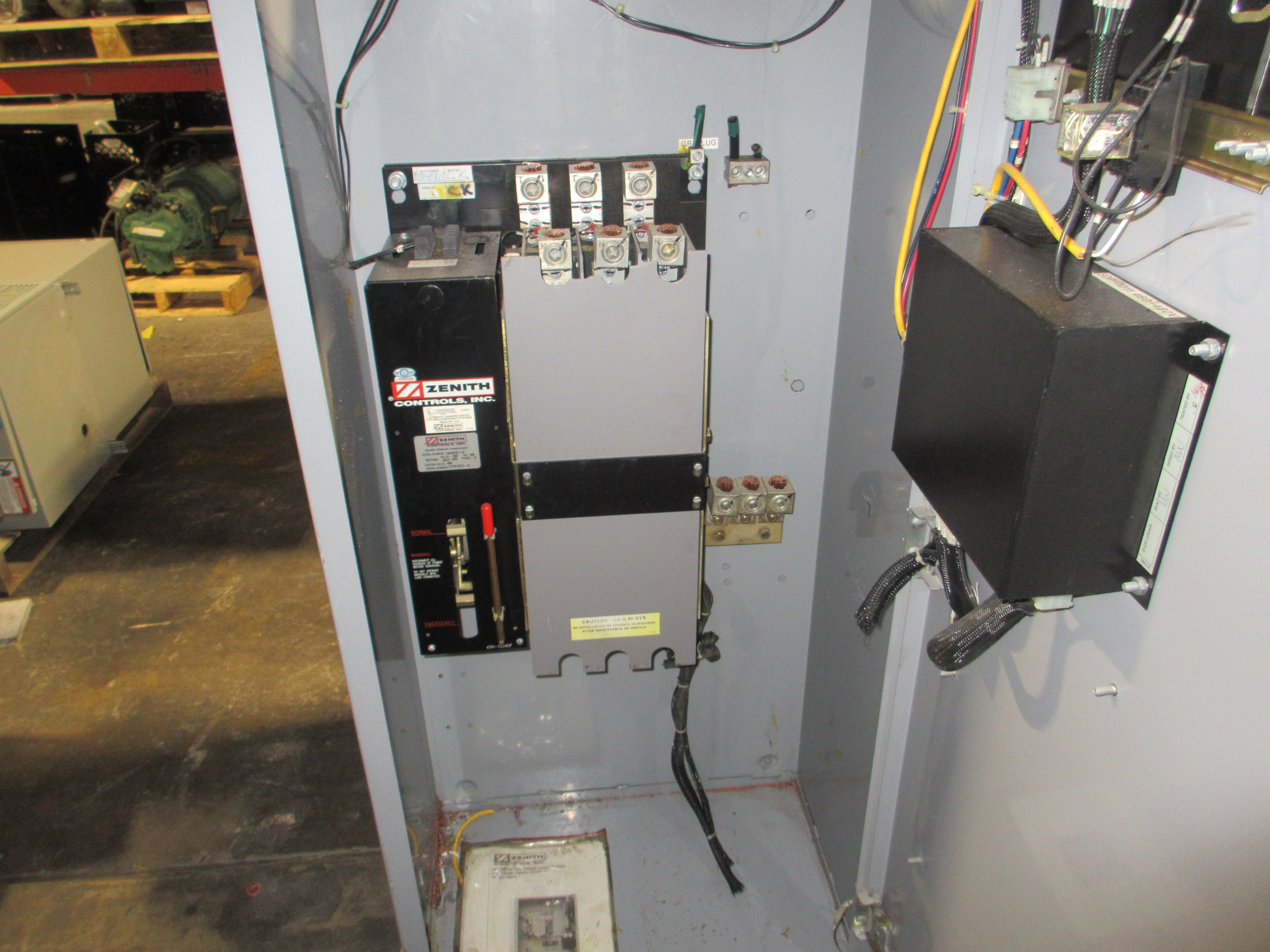 Zenith Controls Automatic Transfer Switch ZTGK40EC-5 400A 480V 60Hz 3Ph Used