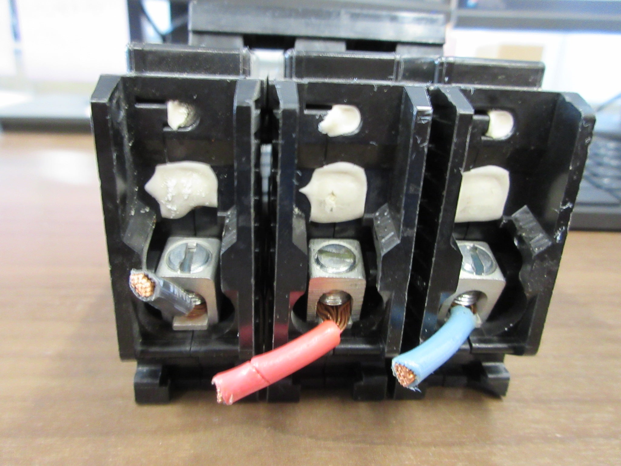Challenger Clip-On Circuit Breaker C 330 30A 240V 3 P Used