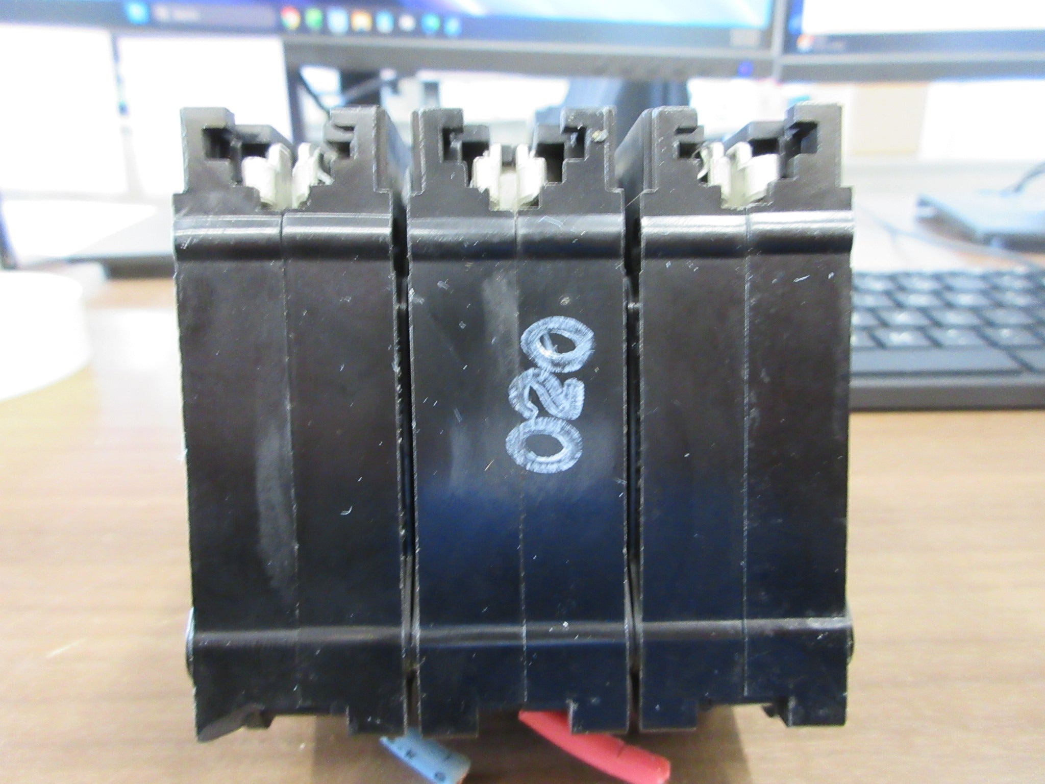 Challenger Clip-On Circuit Breaker C 330 30A 240V 3 P Used