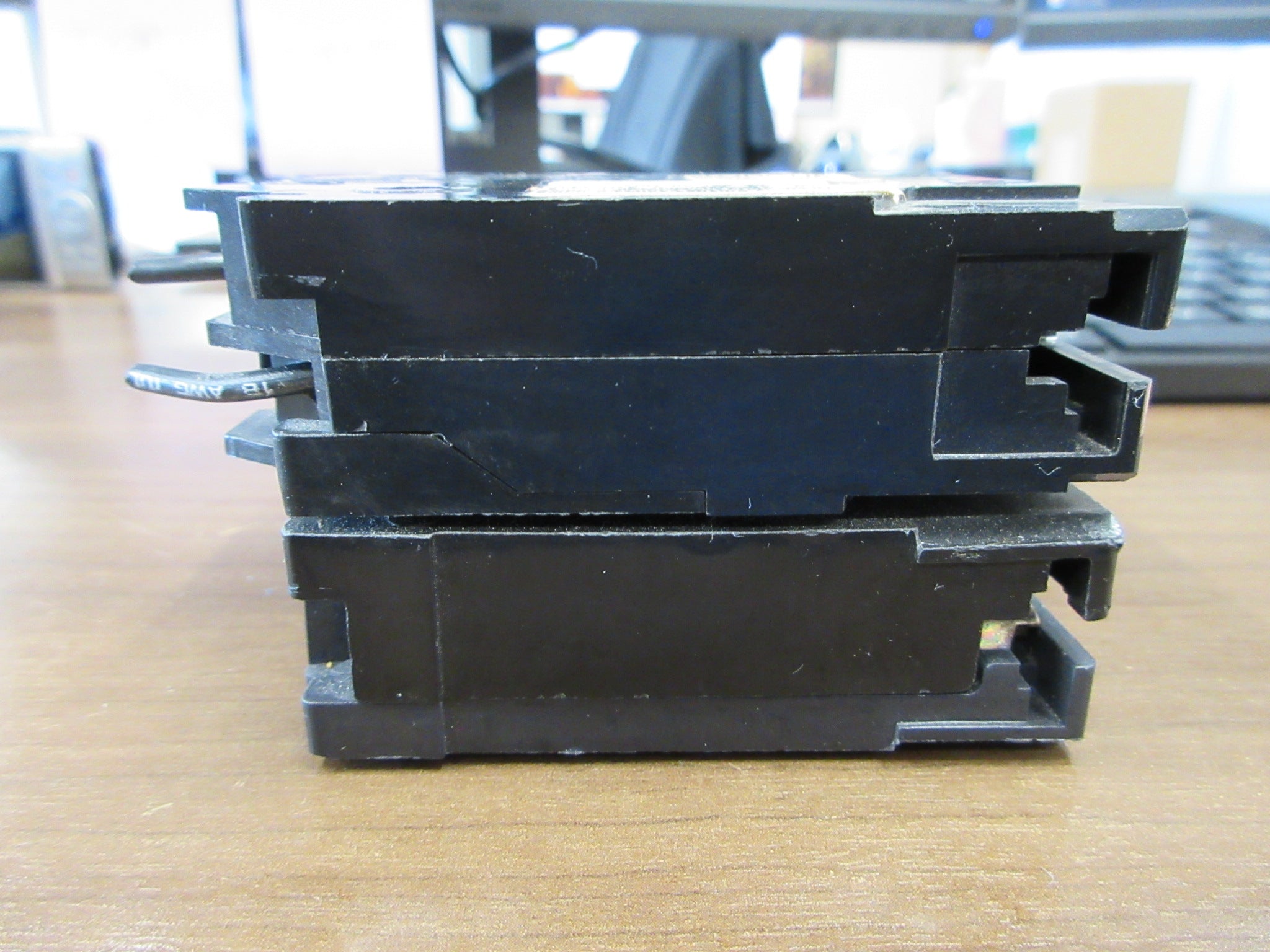 Cutler-Hammer Clip-On Shunt Trip Circuit Breaker BR120ST 20A 12/240V Used