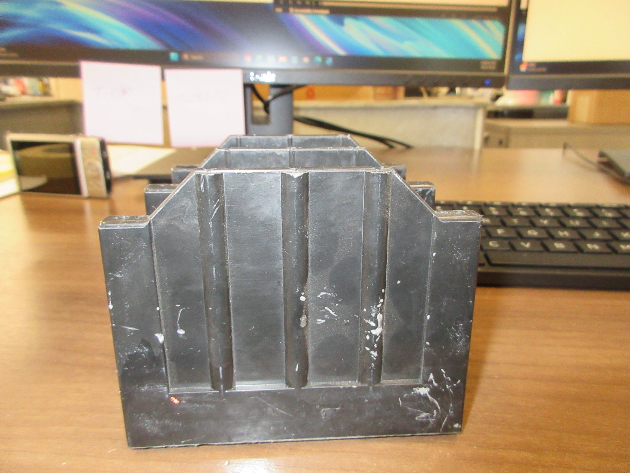 Buss Power Distribution Block 16383-2 380A 600V 2 P Line(1) ; 500KCMIL-#6 Used