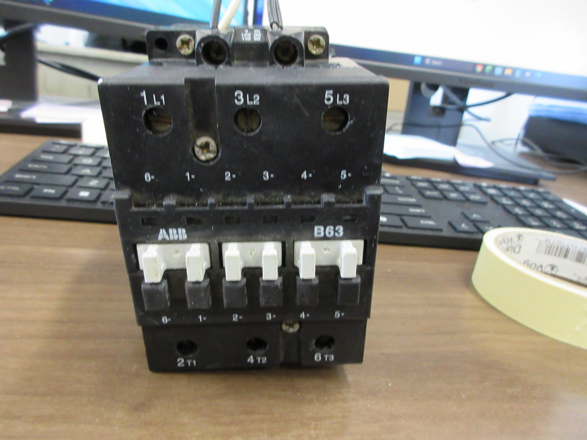 ABB Contactor B63 120V Coil 85A 600V (1) Aux Contact Used
