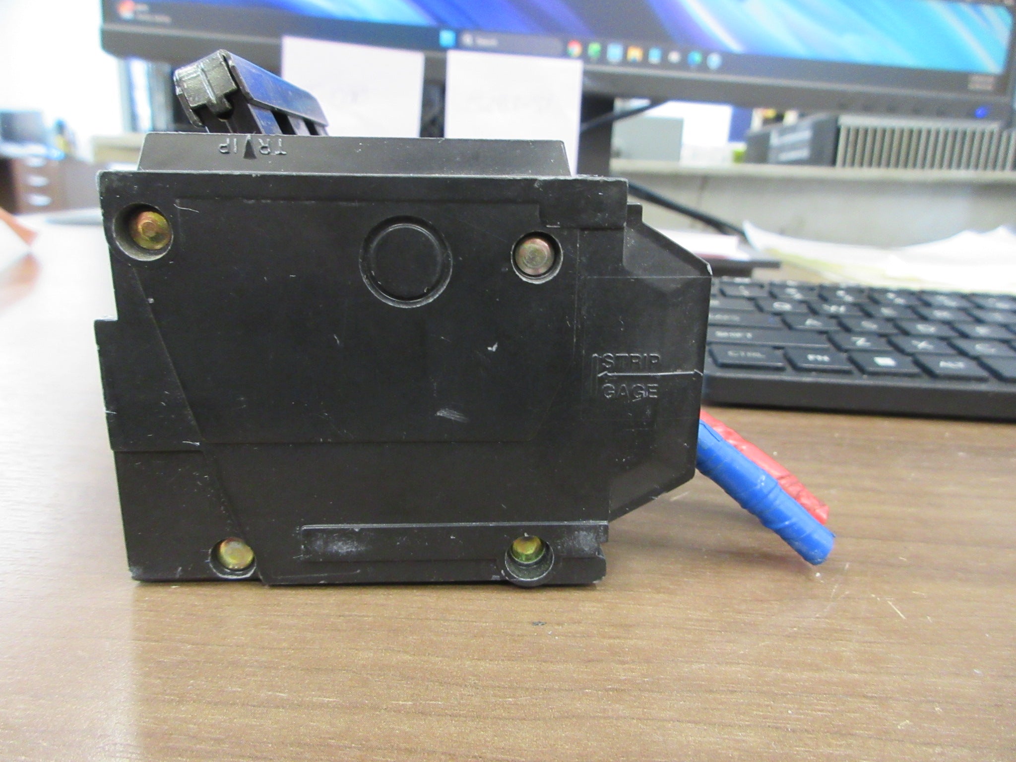 GE Clip-On Circuit Breaker THQL32050 50A 240V 3P Not Chipped Used