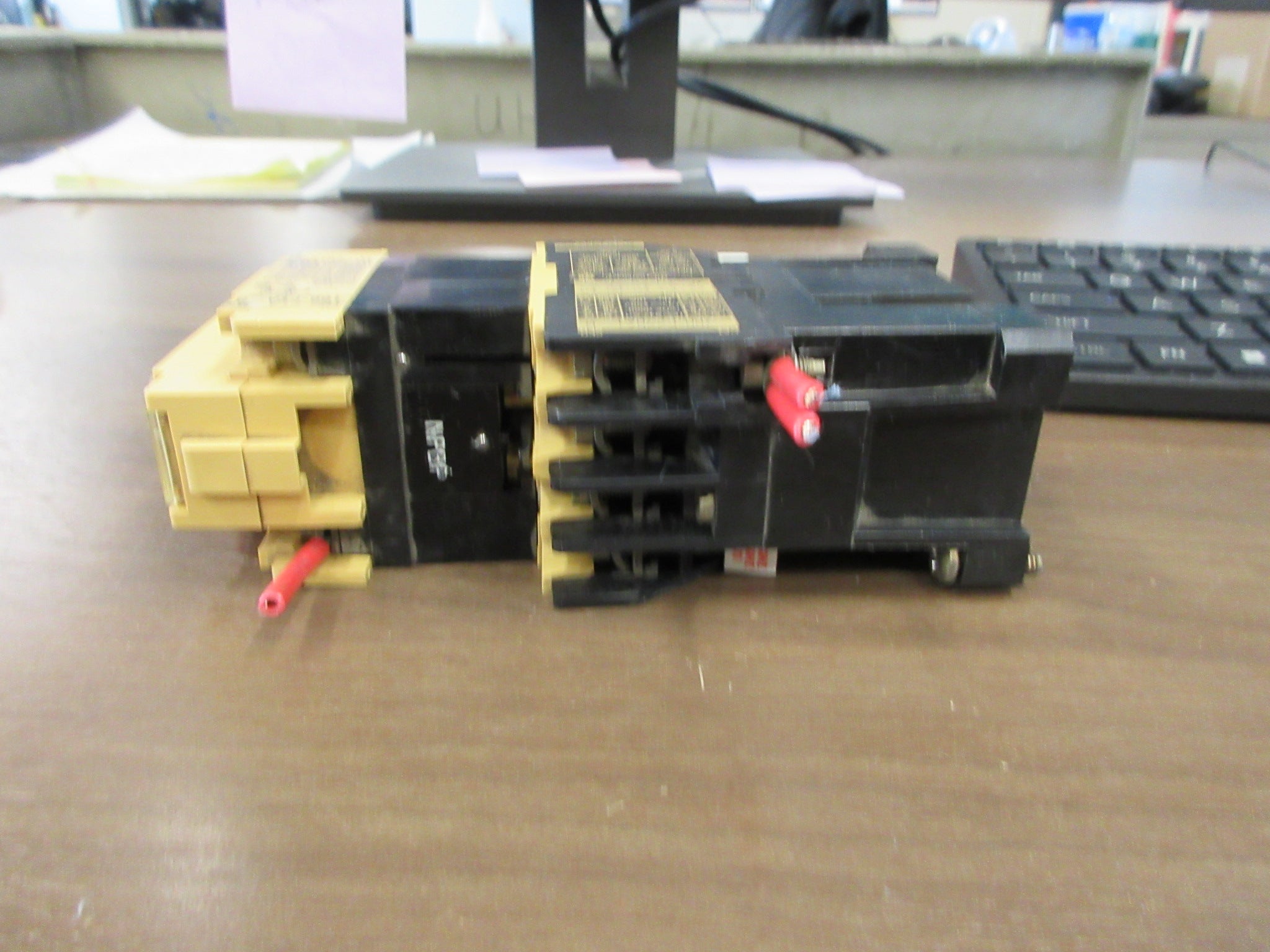 Allen-Bradley Timing Relay 196-FTA Ser. B 120V Coil Range: 0.1-180 Ser Used