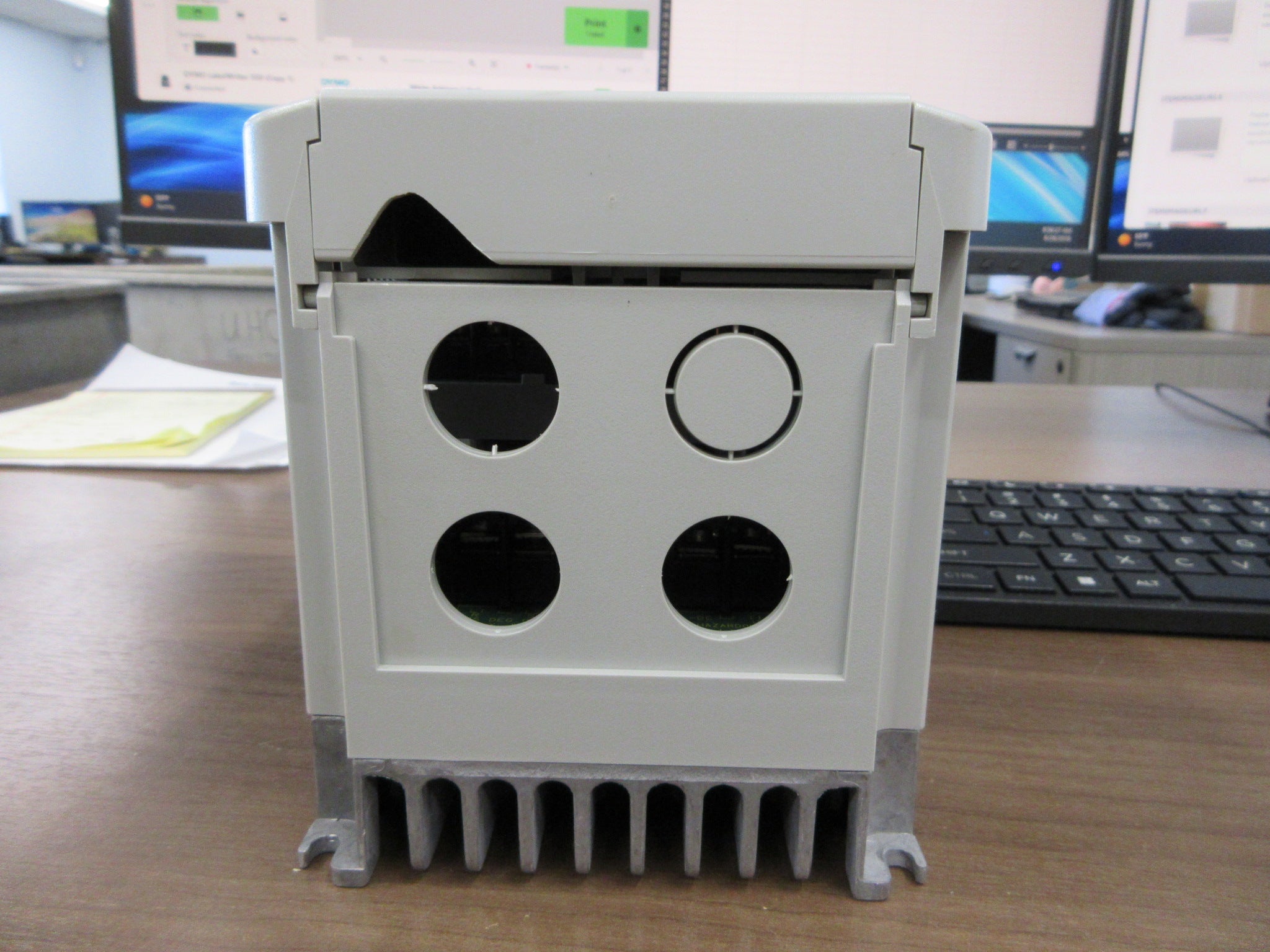 Allen-Bradley AC Drive 1305-AA04A Ser. A 1HP 3Ph Sec. C * No Keypad * Used