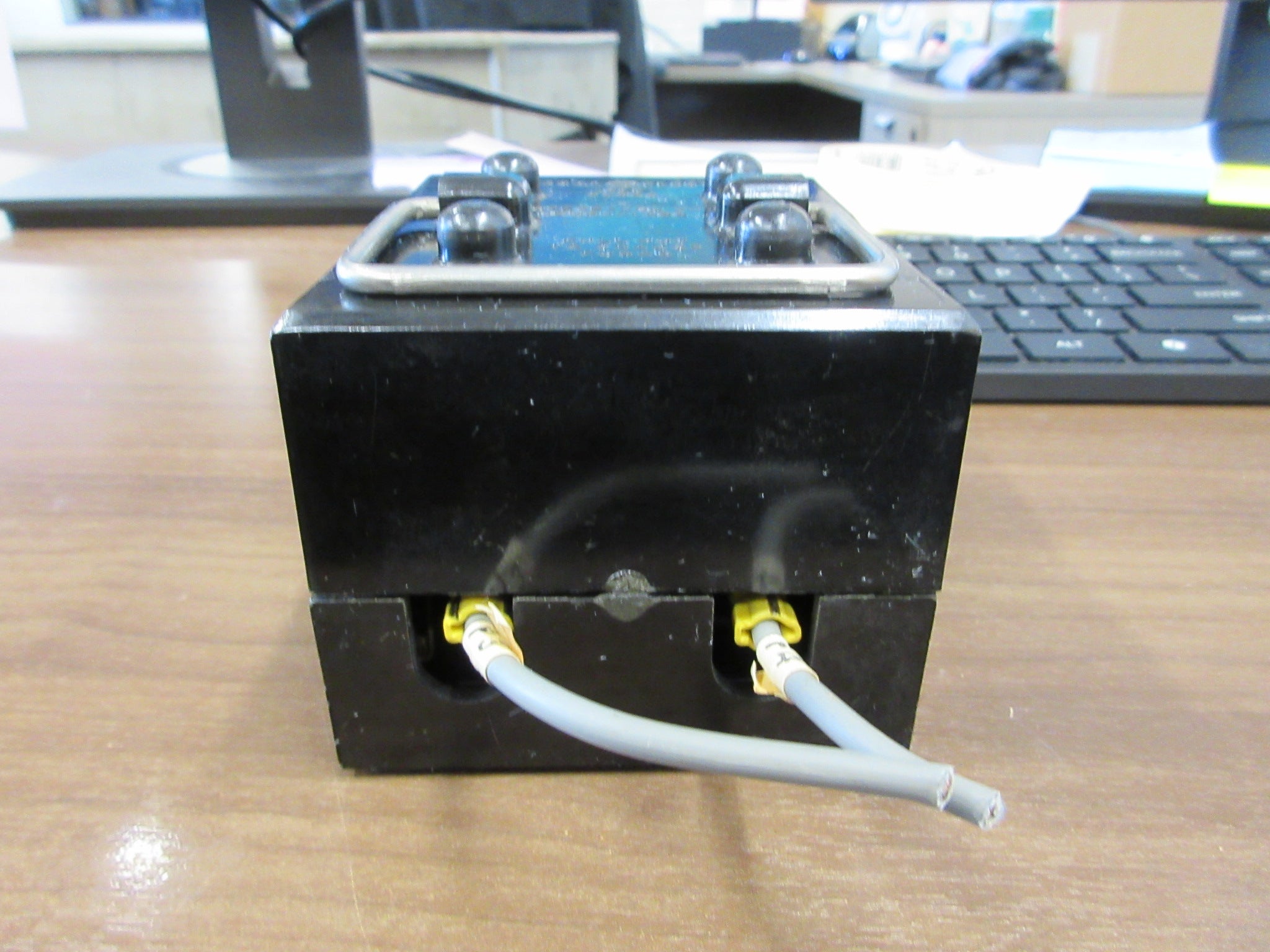 GE Fuse Pullout Switch CLF 30A 600V 2P (2) 6A Fuses Used