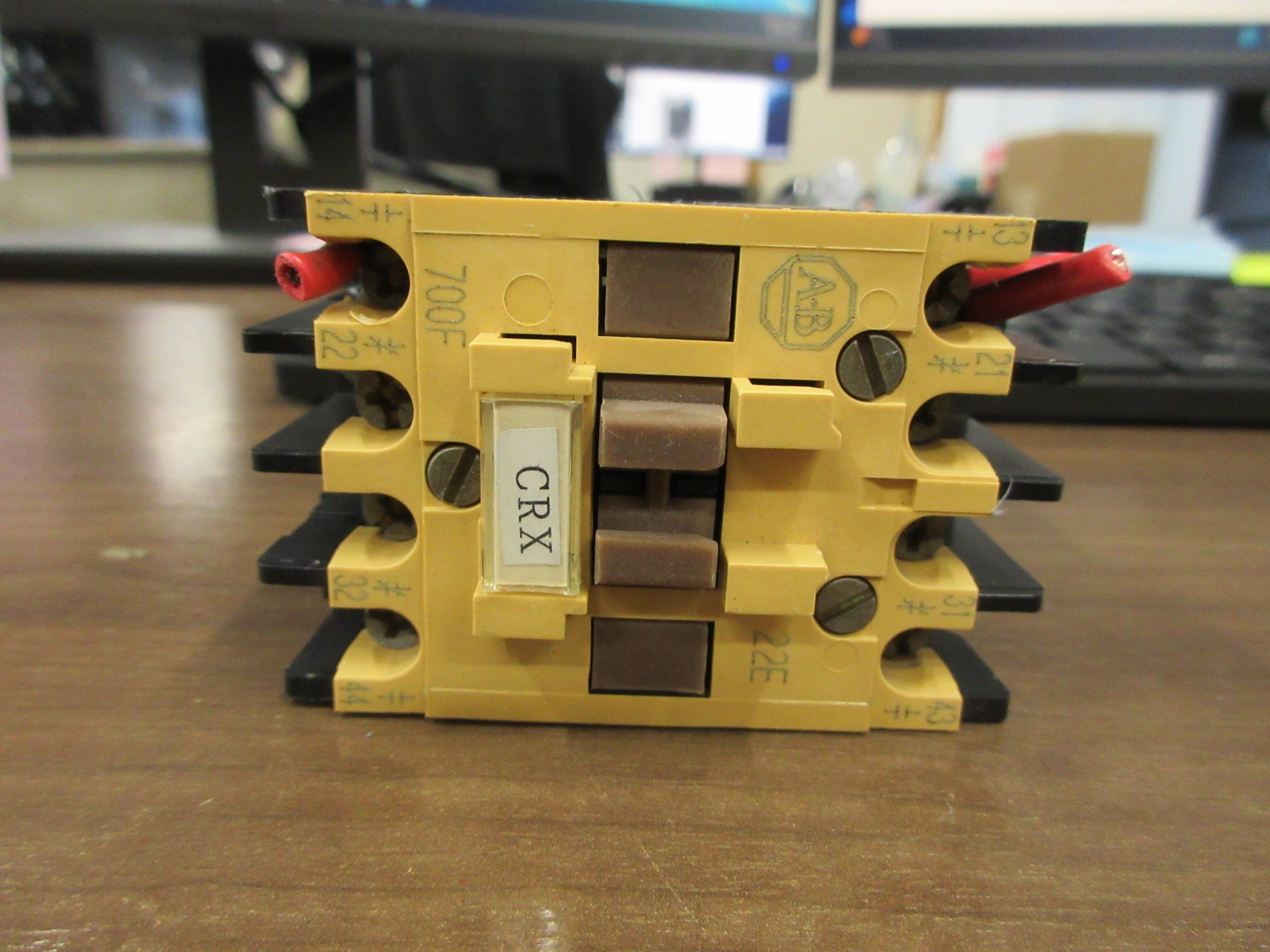 Allen-Bradley Contactor 700-F220A1 Ser. B 120V Coil Used
