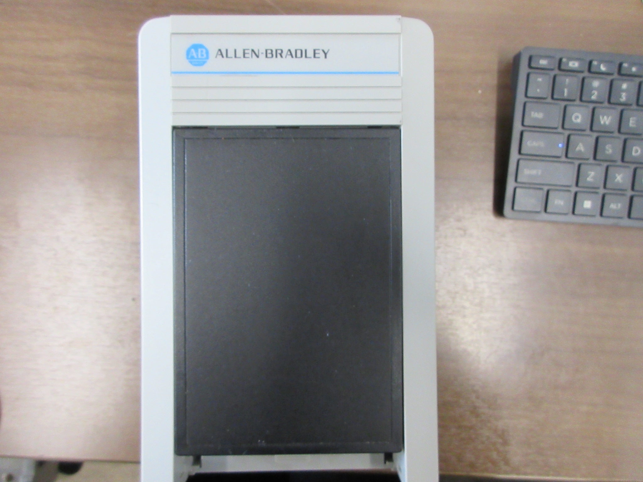 Allen-Bradley AC Drive 1305-AA04A Ser. C * No Keypad * 1HP 3Ph Used