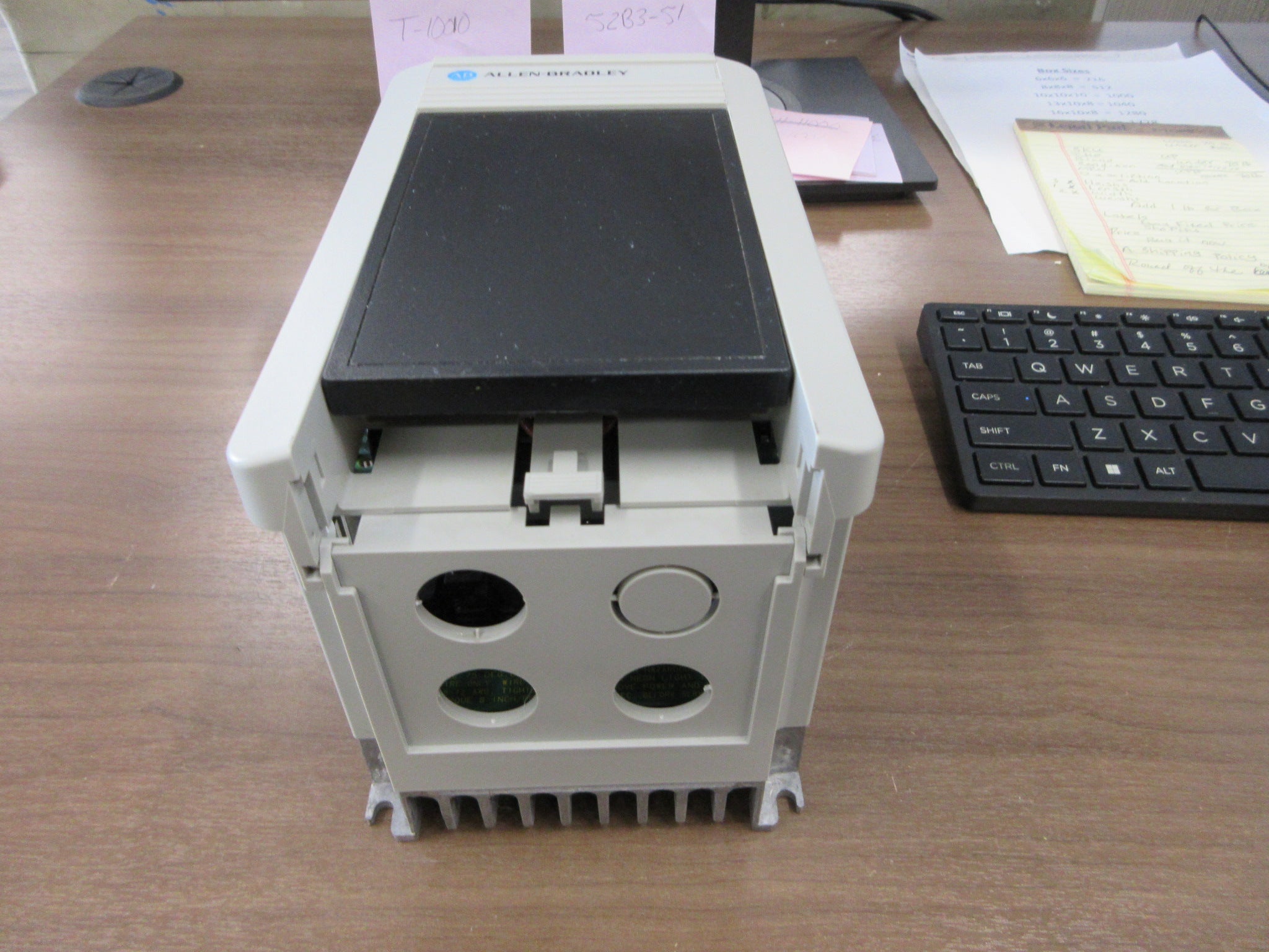 Allen-Bradley AC Drive 1305-AA04A Ser. C * No Keypad * 1HP 3Ph Used
