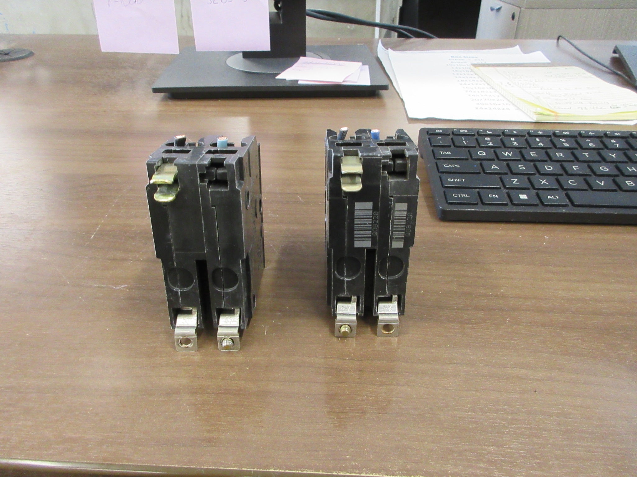 Square D Circuit Breaker QOB220 20A 120/240V 2P Lot of 2 Used