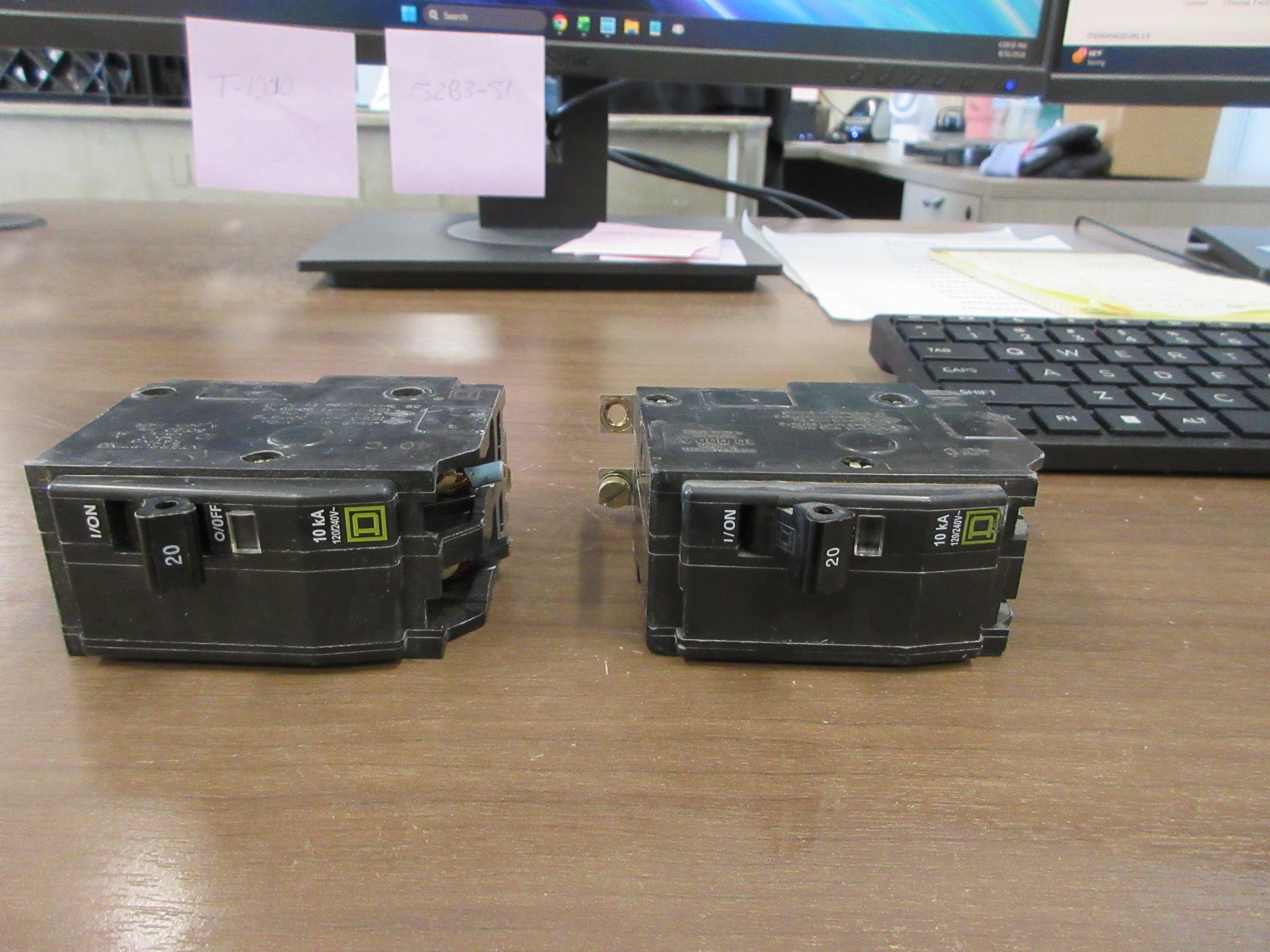 Square D Circuit Breaker QOB220 20A 120/240V 2P Lot of 2 Used