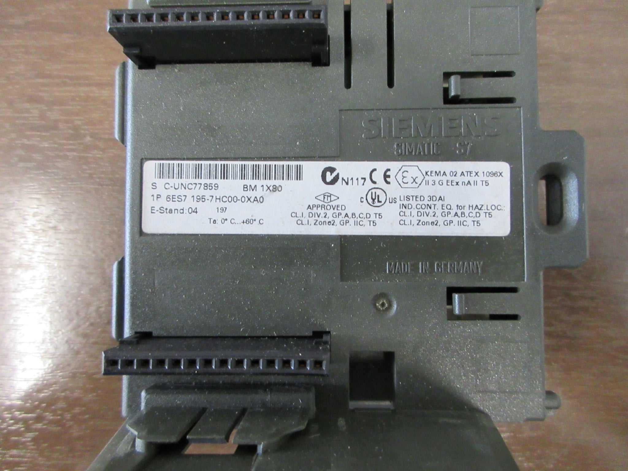 Siemens Simatic S7 Bus Module 6ES7 195-7HC00-0XA0 E-Stand: 04 Used