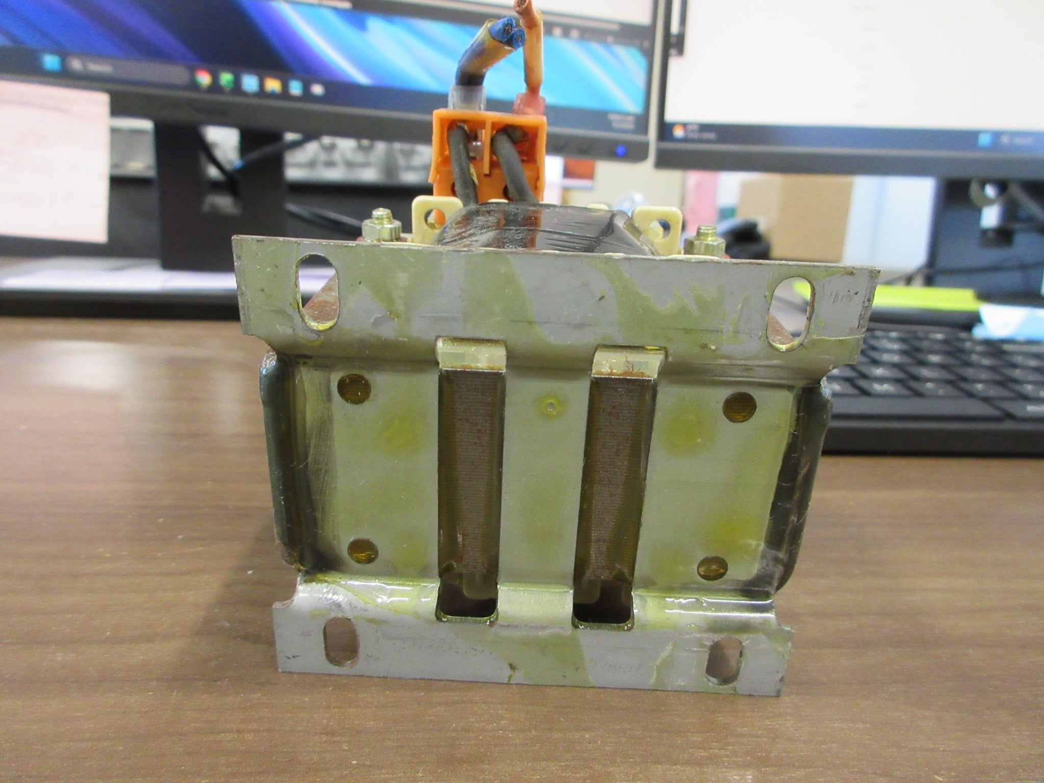 Tamura Transformer 34002385WA-AE 45 VA Pri: 480V Sec: 230V 60Hz Used