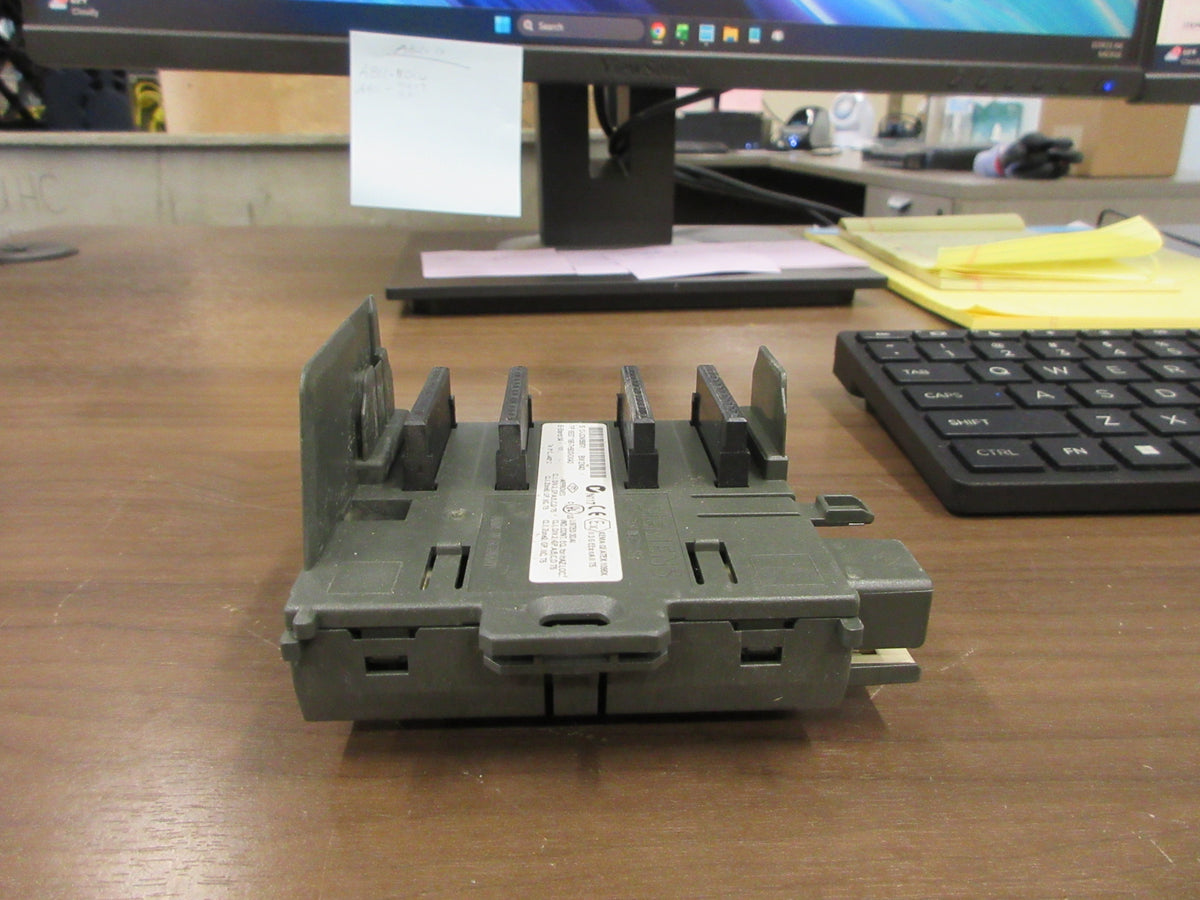 Siemens Bus Module 6ES7 195-7HB00-0XA0 E-Stand: 04 Used
