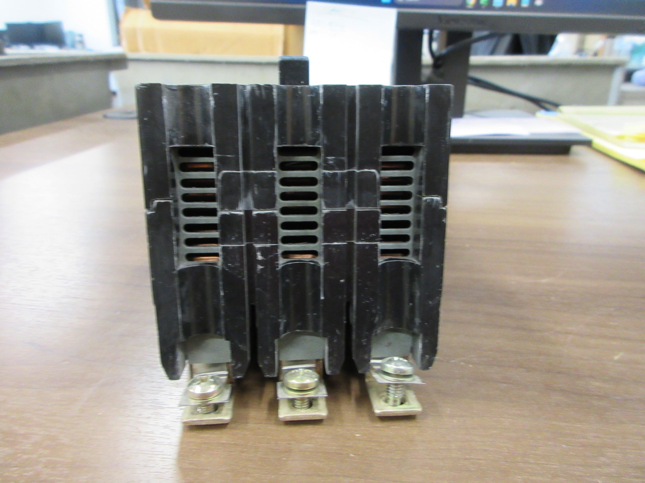 GE Bolt-On Circuit Breaker TEY320 20A 480/277V 3P Ser. M02 Used