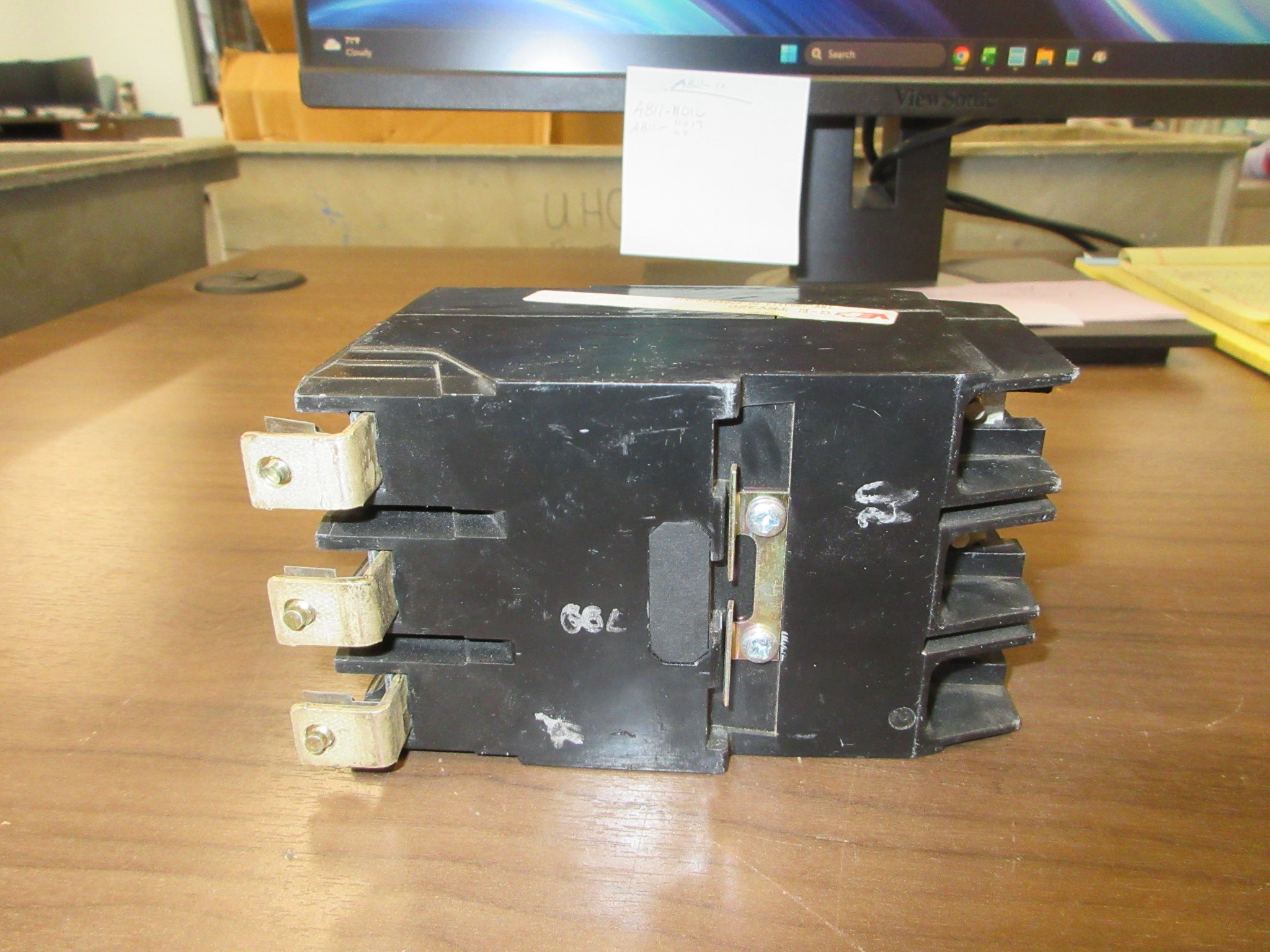 GE Bolt-On Circuit Breaker TEY320 20A 480/277V 3P Ser. M02 Used