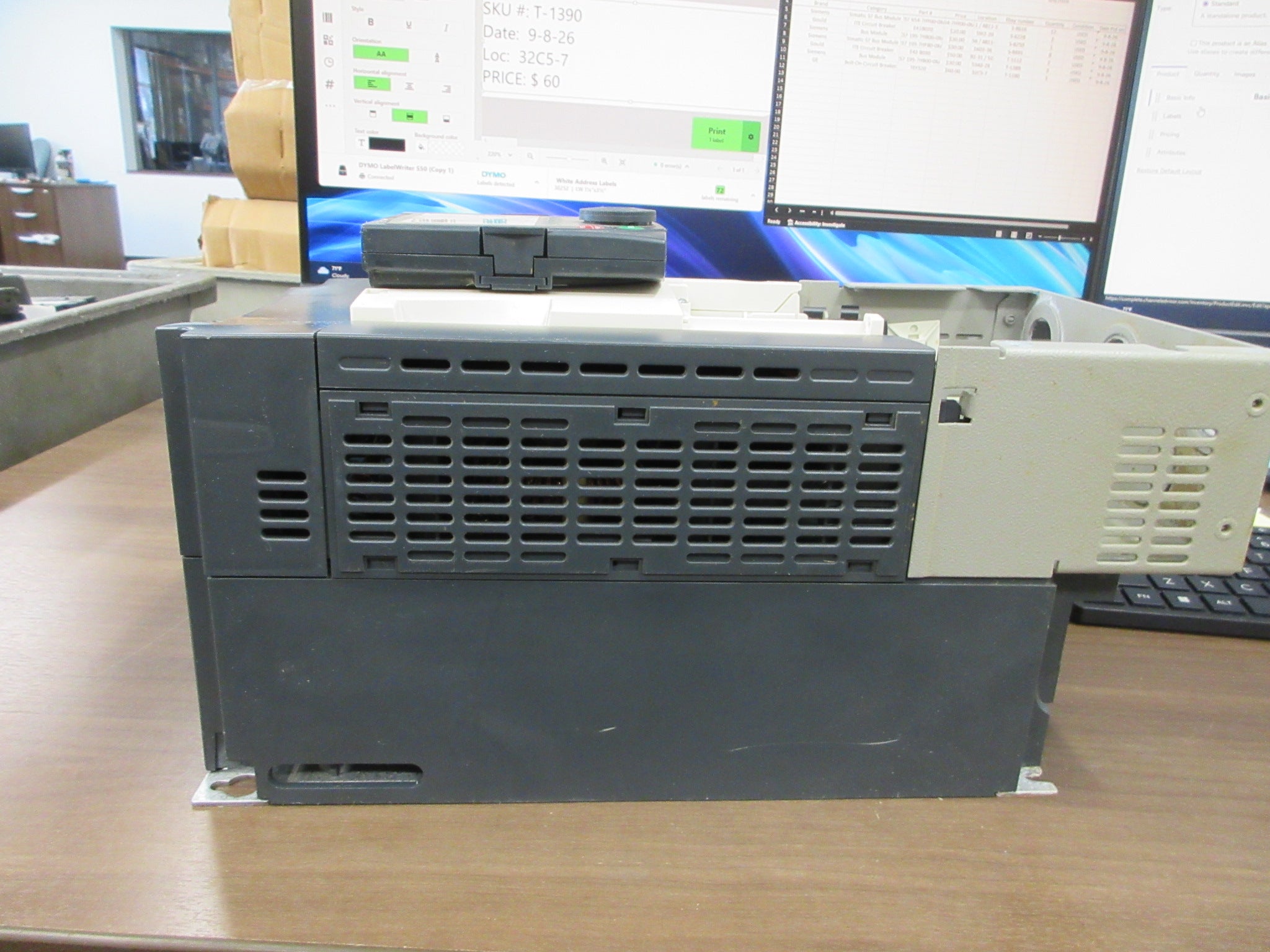 Telemecanique Alktivar 61 AC Drive ATV61HU55N4 7.5HP 3Ph Used