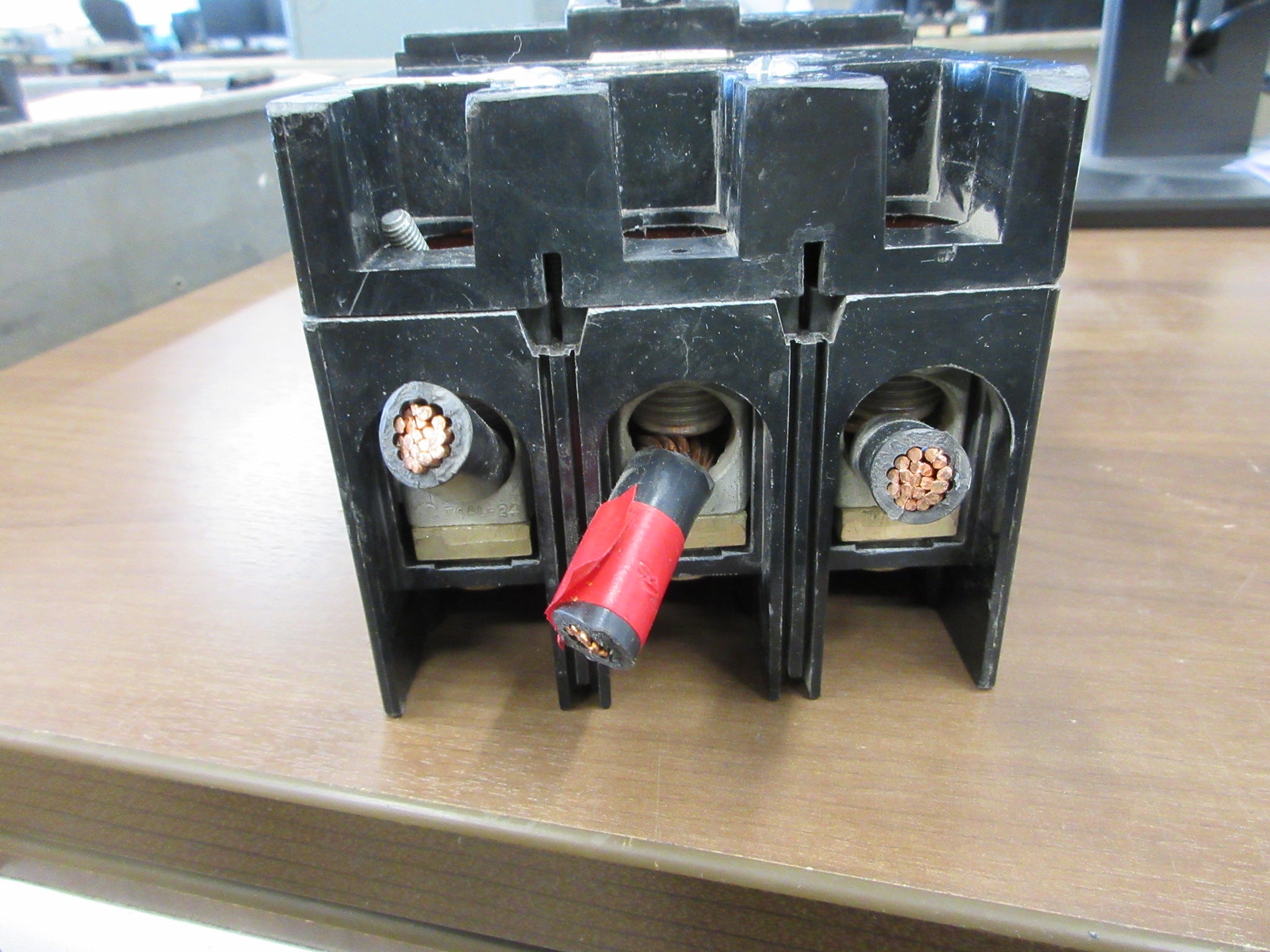 GE Circuit Breaker TFJ236125 125A 600V 3P (2) Mounting Screw Used