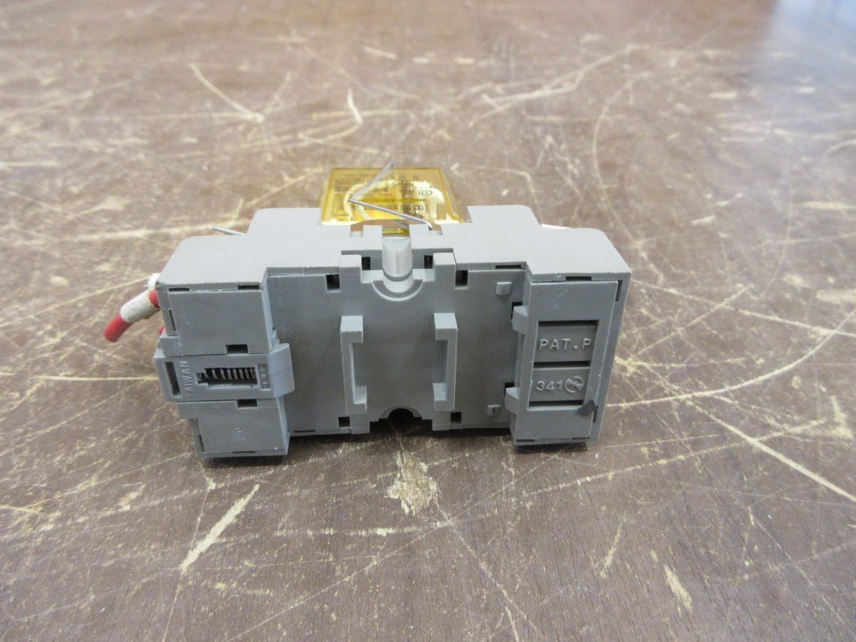 Idec Relay RY4S-U-AC110-120V 110-120V Coil W/ Base Used