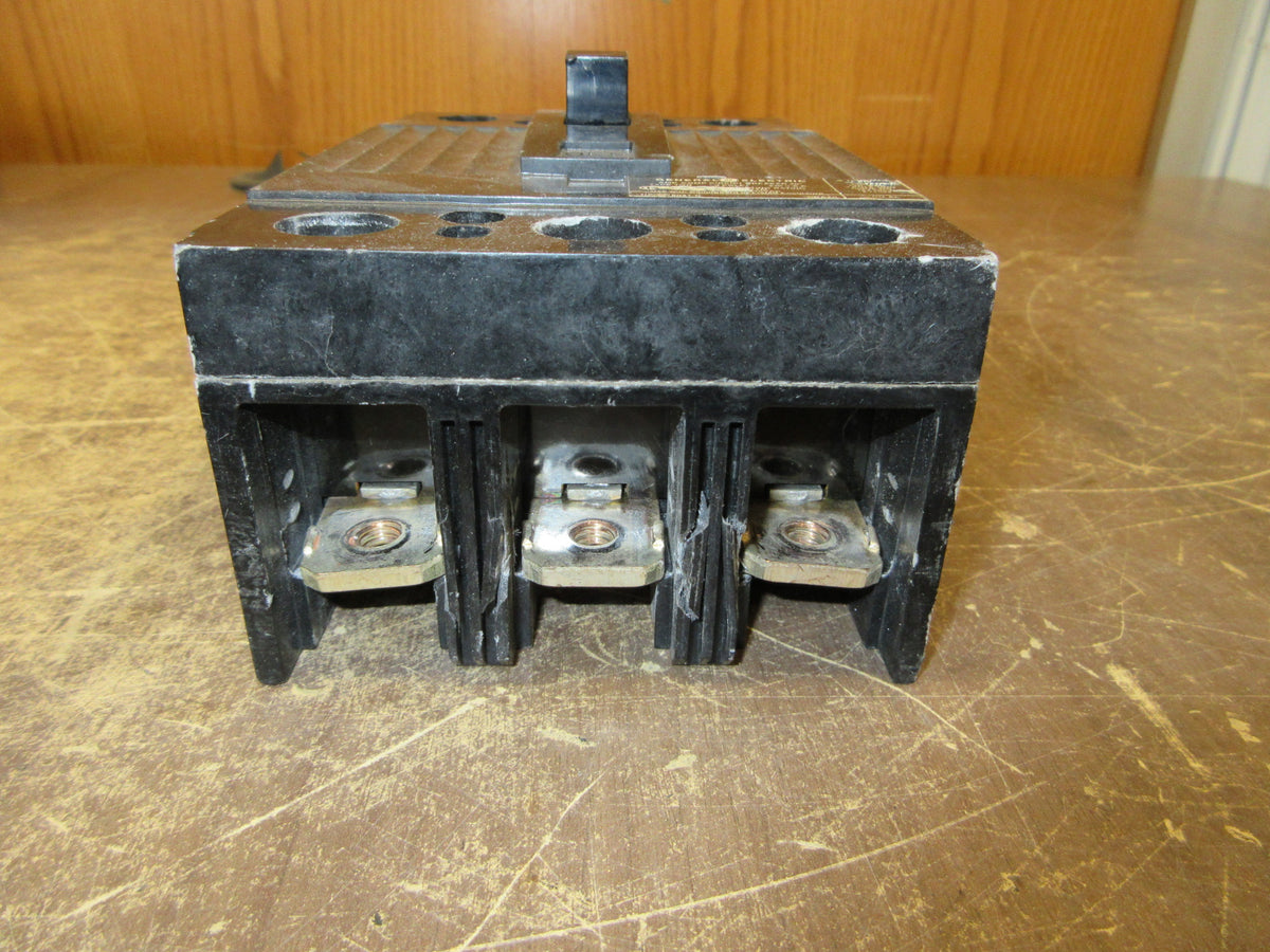 GE Circuit Breaker TQD32225 225A 240V 3P * (3) Lugs* Used