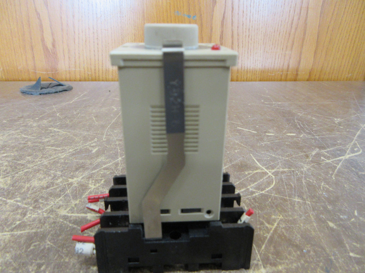 Omron Timer H3G-8C Range: 0-60 sec Used