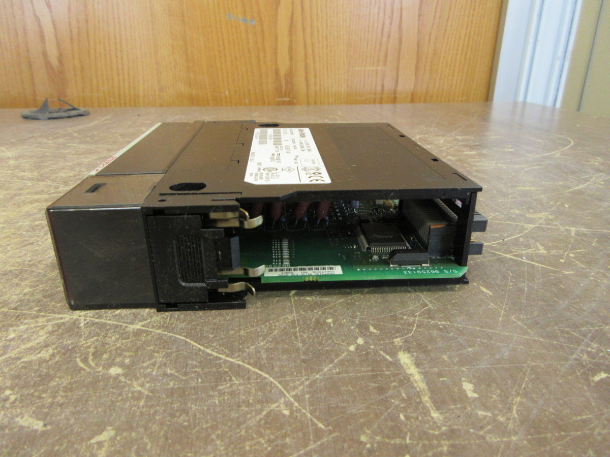 Allen-Bradley Input Module 1756-IA16 Ser. A Rev. J01 F/W Rev. 3.2 16PT 120V Used