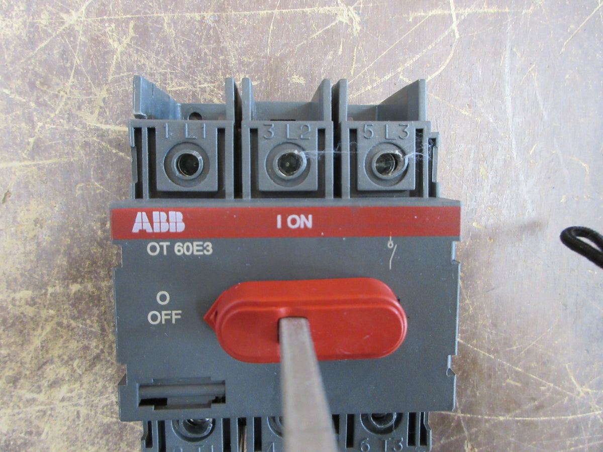 ABB Disconnect Switch OT60E3 60A 600V 3P * Broken Mounting Foot * Used