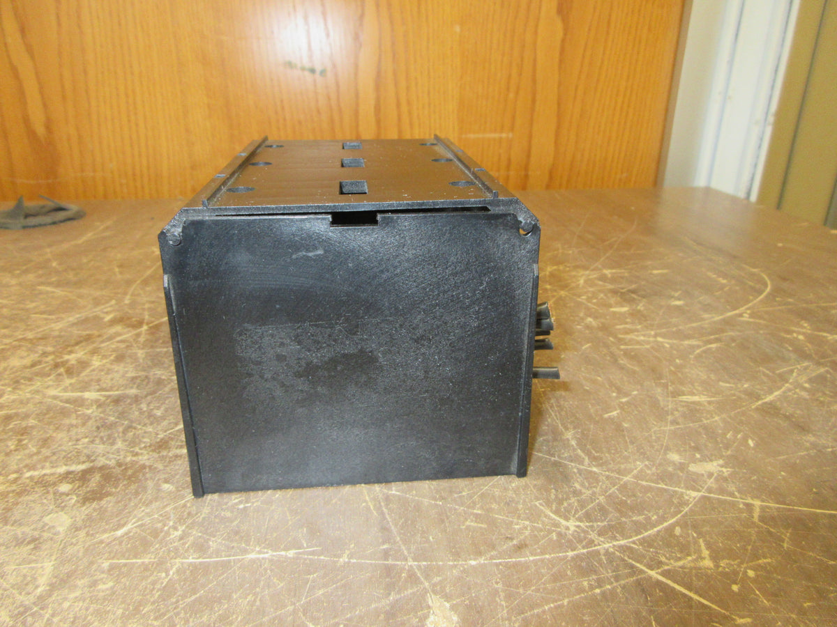 Marathon Power Distribution Block 1333595 CH 420A 600V 3P Load: 4-8, 4-14 Used