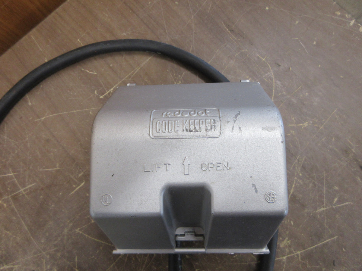 Red Dot CODE Keeper Quad Receptacle 2IH5-2 120V 20A Receptacles 15A Plug Used