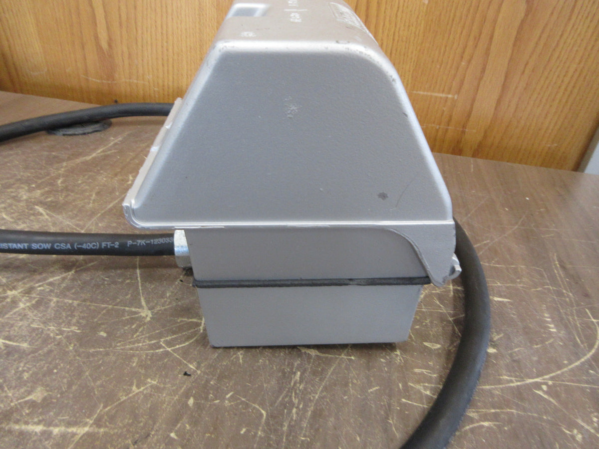 Red Dot CODE Keeper Quad Receptacle 2IH5-2 120V 20A Receptacles 15A Plug Used