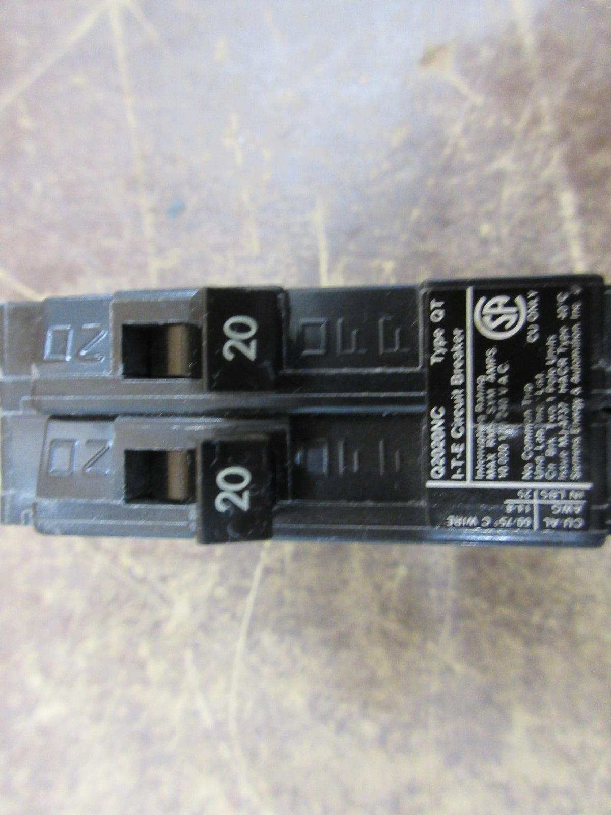 Siemens ITE Type QT Tandem Circuit Breaker Q2020NC 20A/20A 120/240V 2P Used